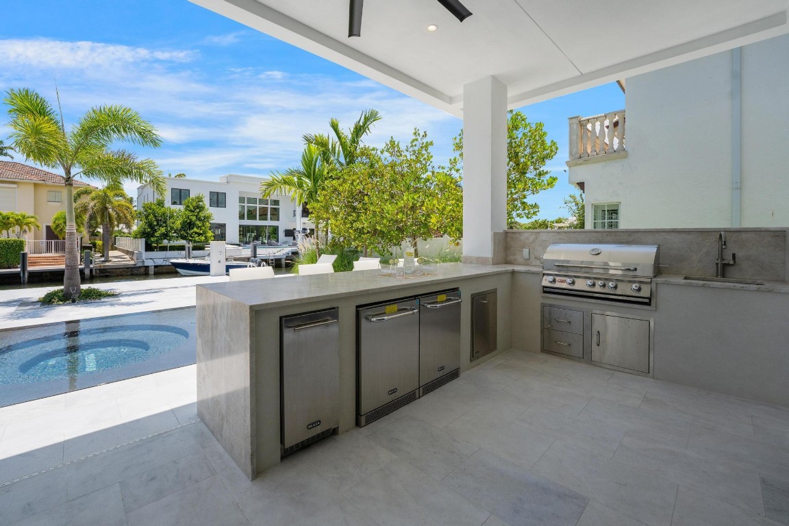 TROPIC ISLE - Residential