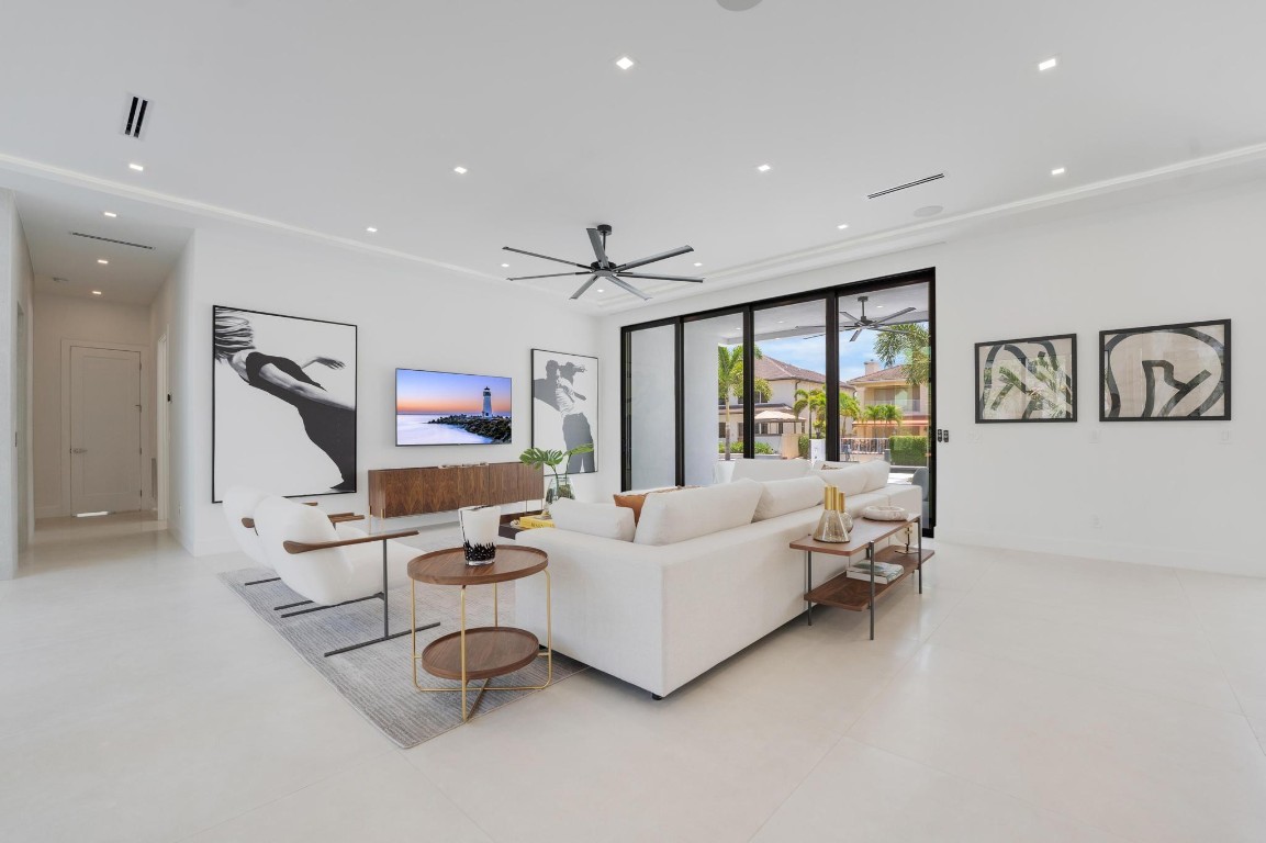 TROPIC ISLE - Residential