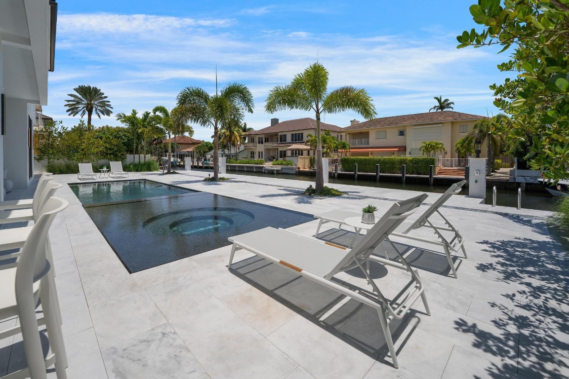 TROPIC ISLE - Residential
