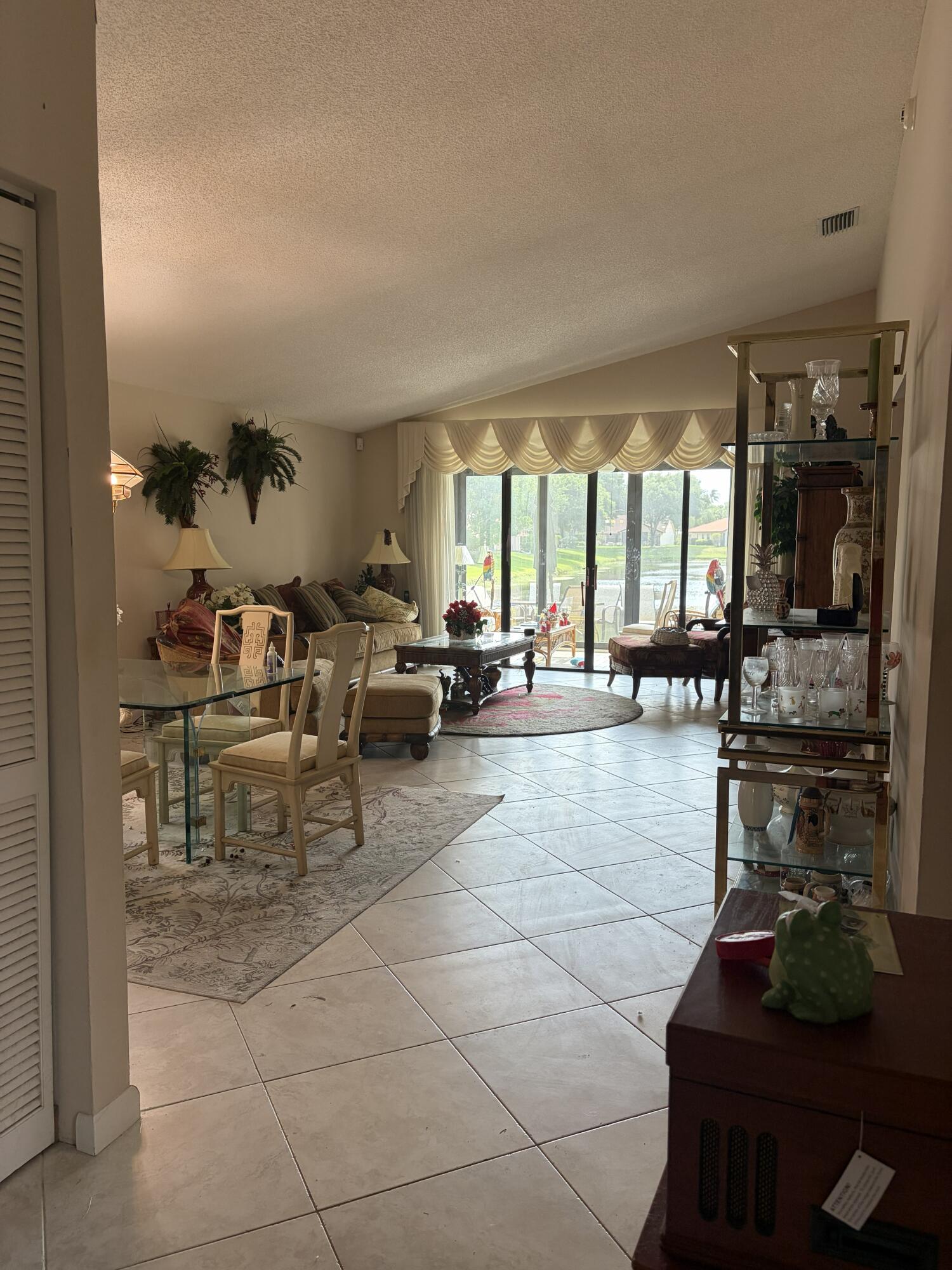 EQUESTRIAN - Residential