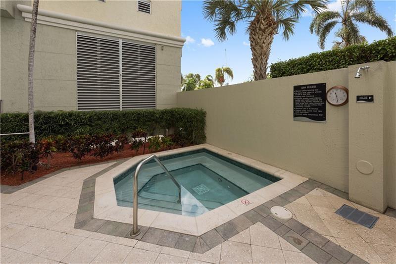ESPLANADE - Residential