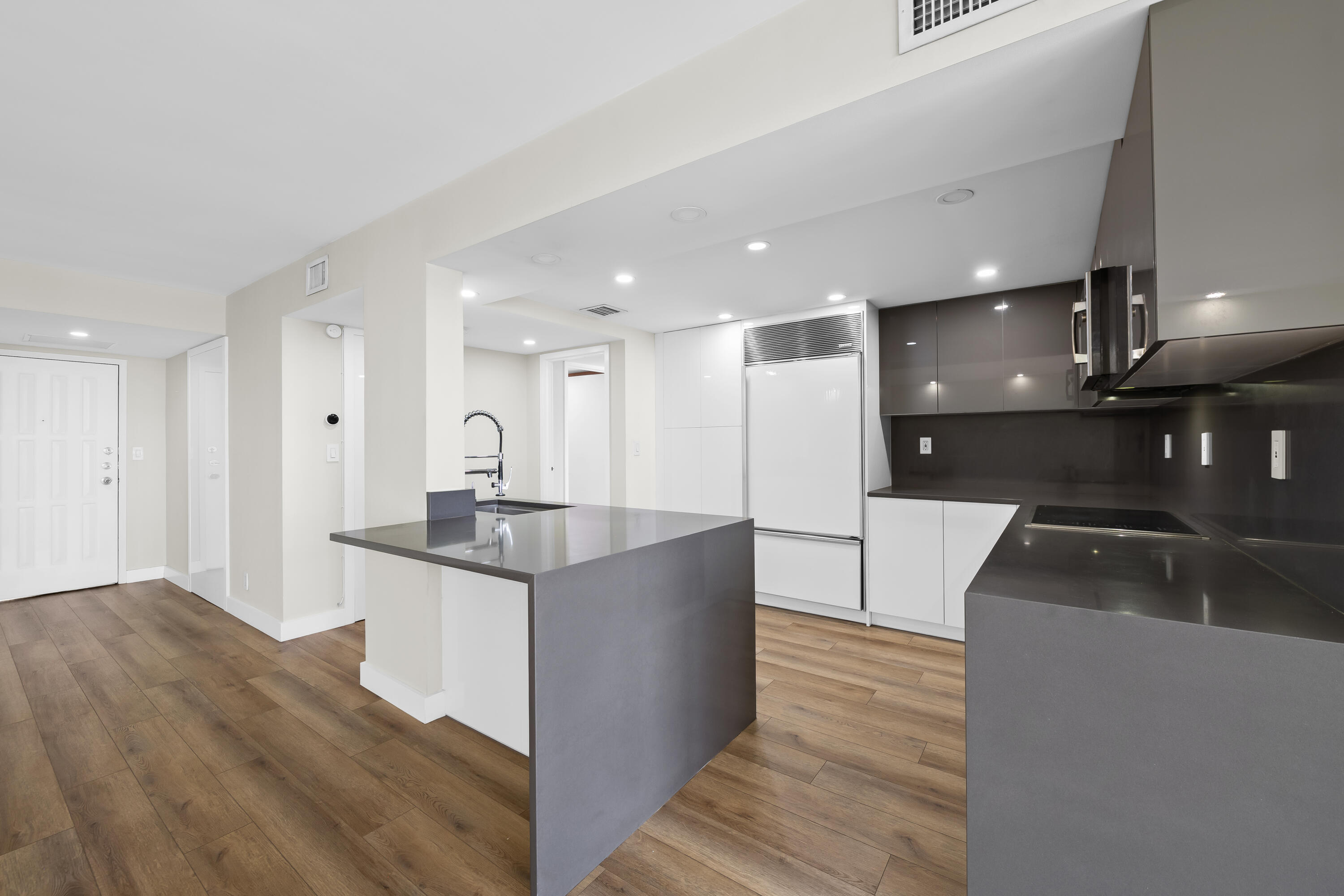 TOWERS OF OCEANVIEW SOUTH - Residential