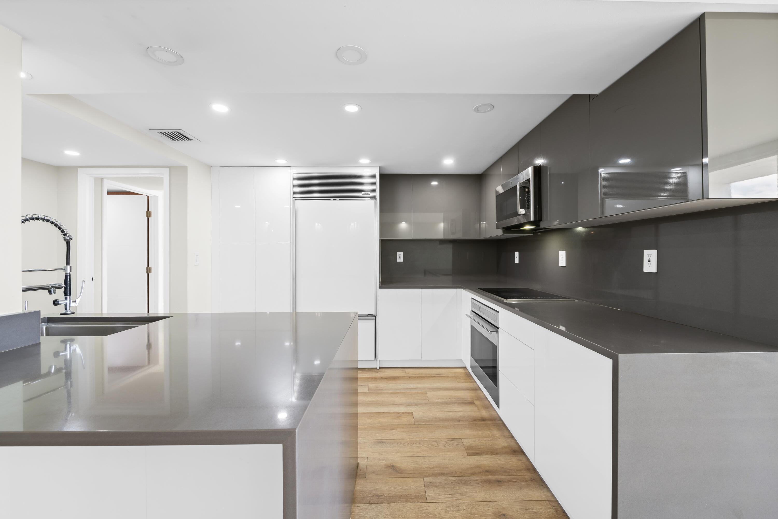 TOWERS OF OCEANVIEW SOUTH - Residential
