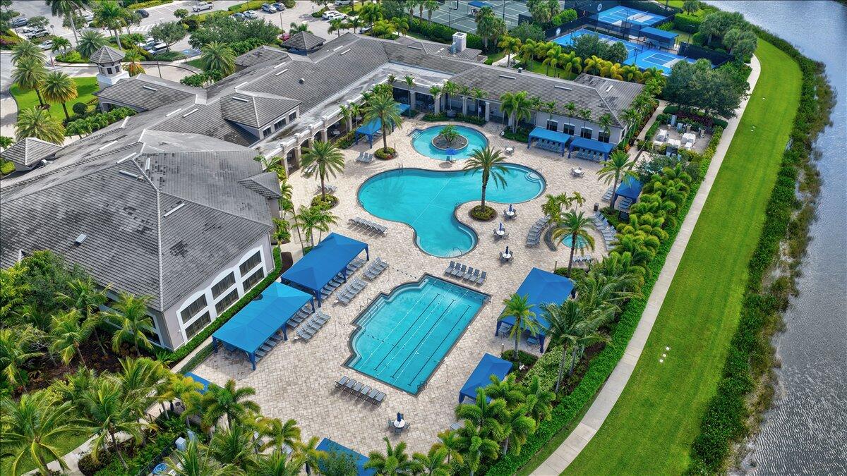 VALENCIA COVE - Residential