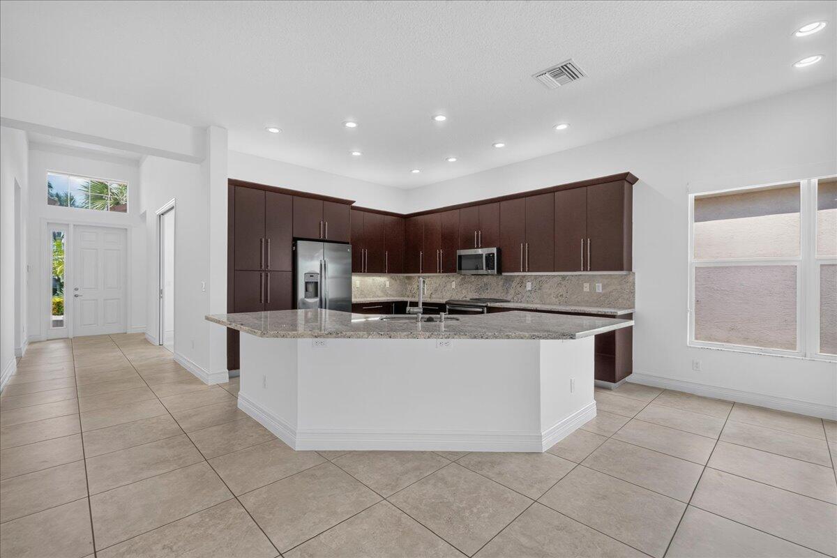 VALENCIA COVE - Residential