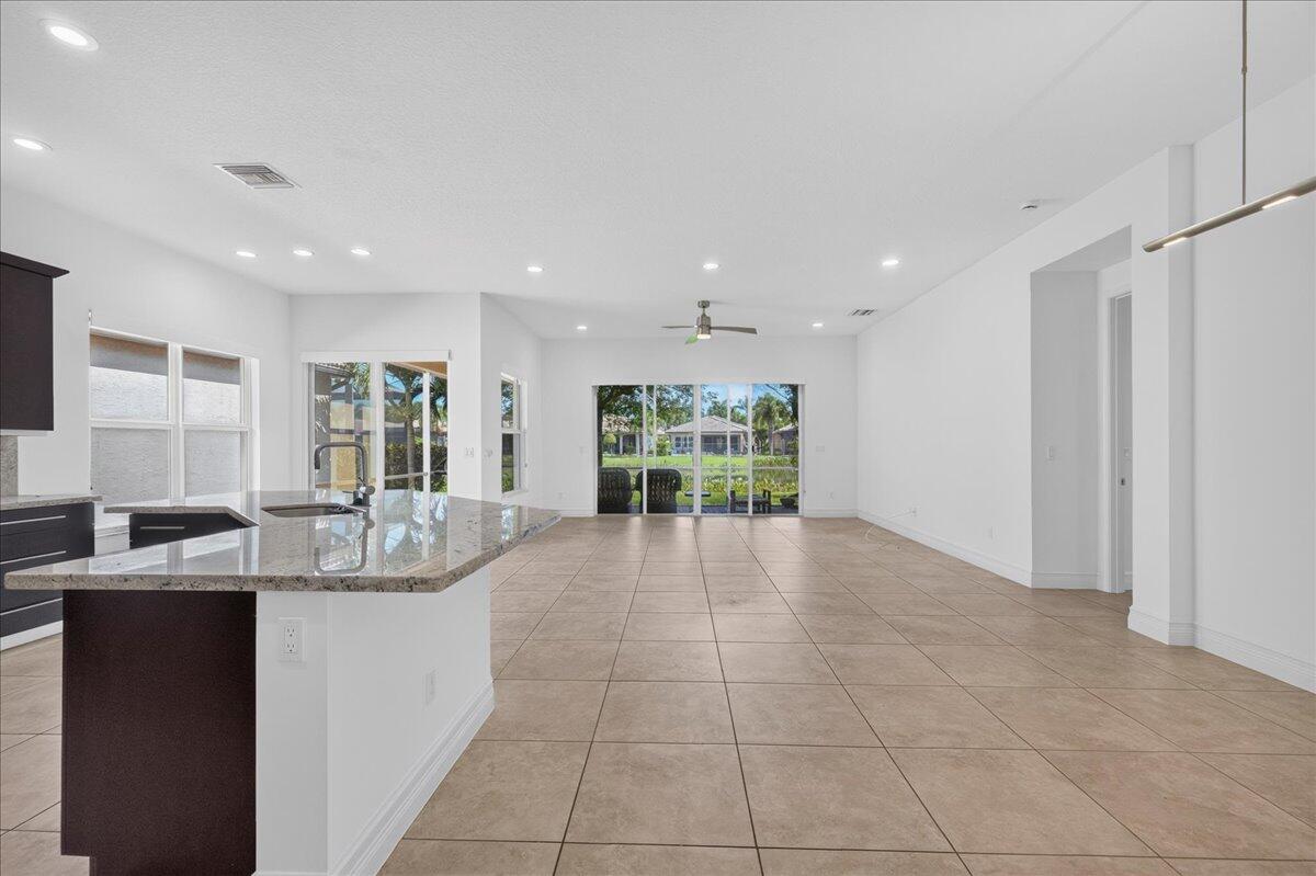 VALENCIA COVE - Residential