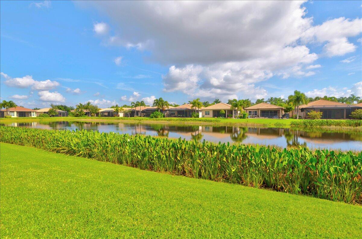 VALENCIA COVE - Residential