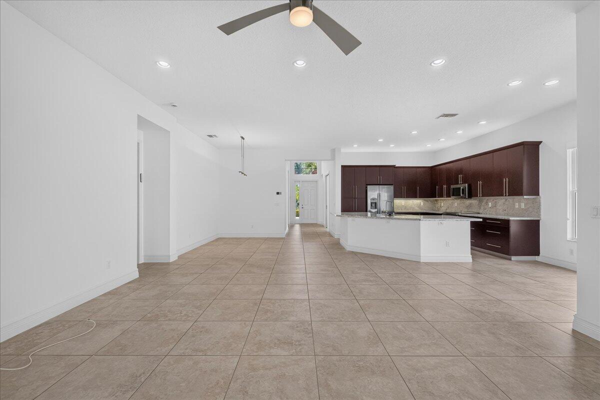VALENCIA COVE - Residential