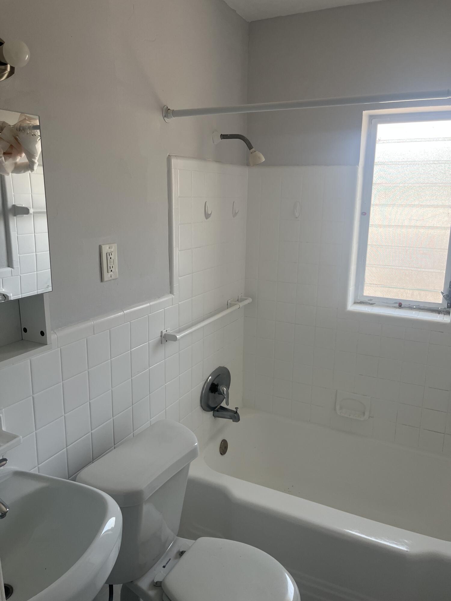 BLOUNT BROS POMPANO BEACH - Residential Lease
