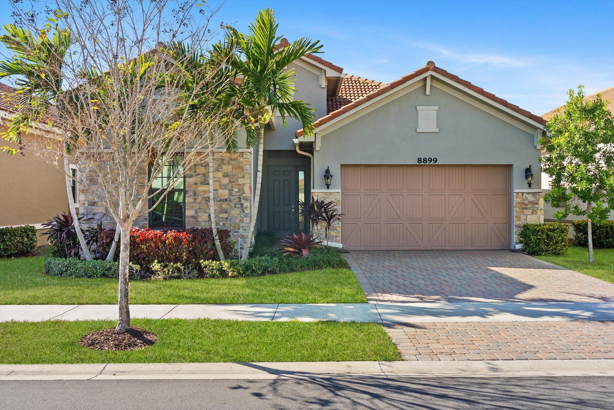 PARKLAND ROYALE - Residential