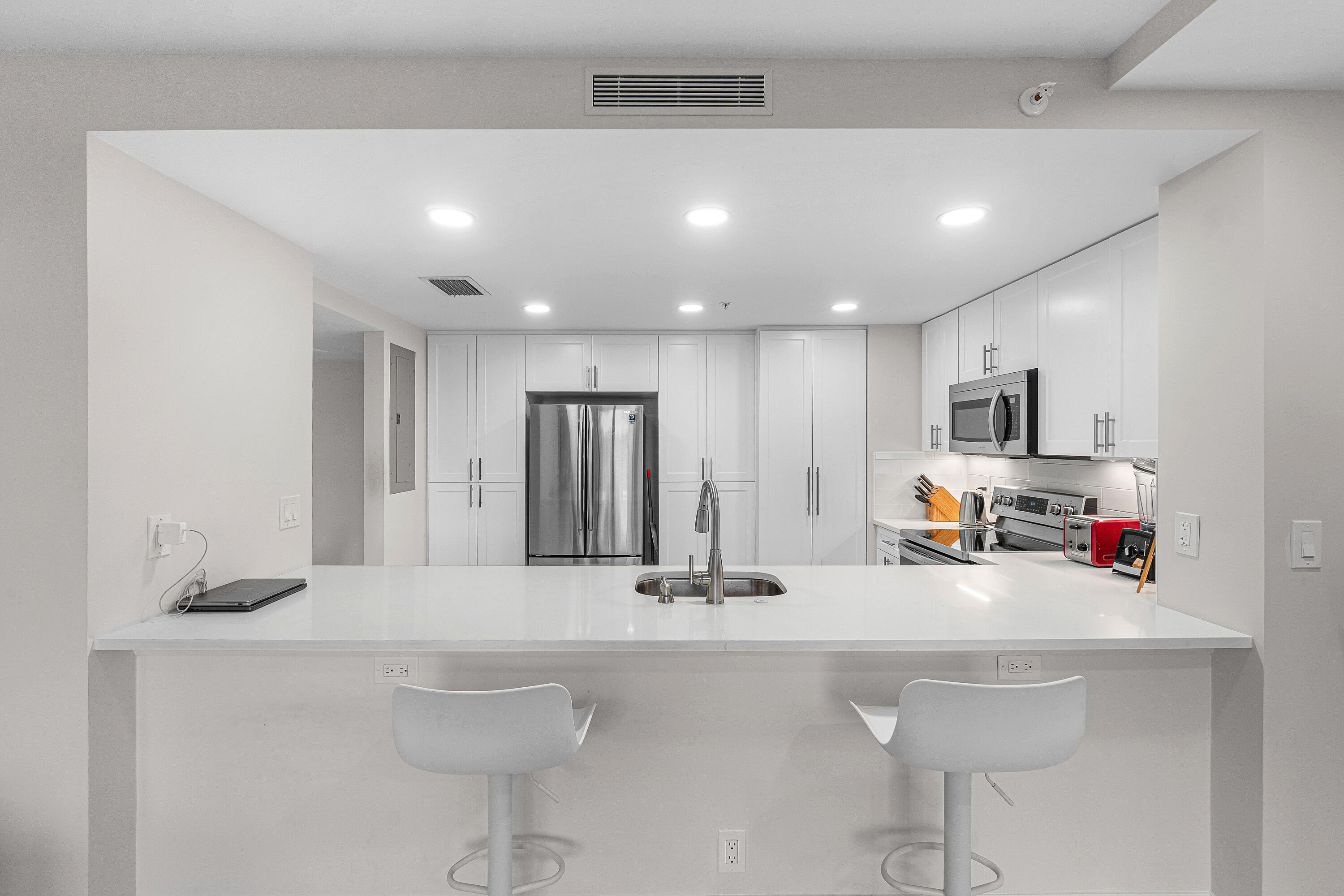 LAKEWOOD MIDRISE CONDO - Residential
