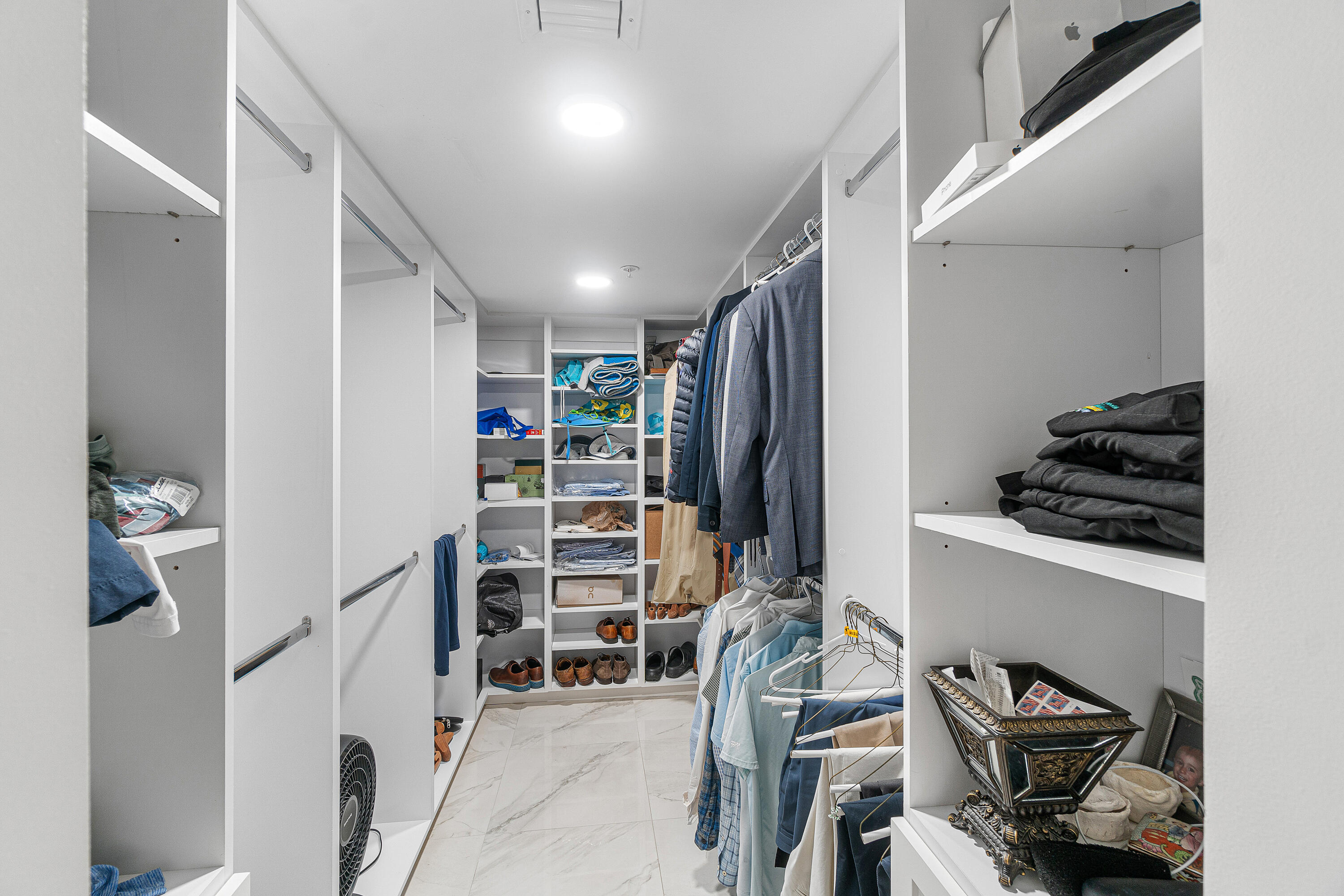 LAKEWOOD MIDRISE CONDO - Residential