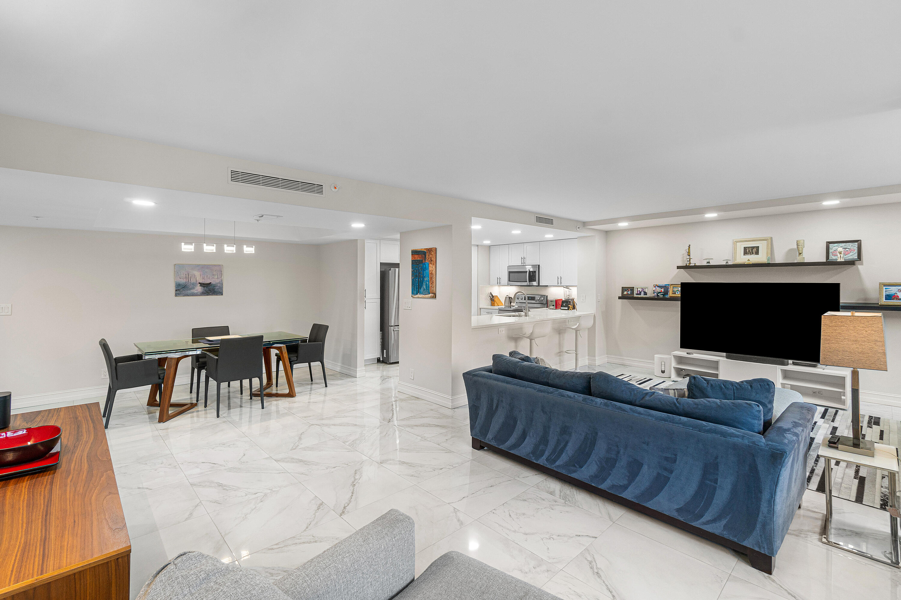 LAKEWOOD MIDRISE CONDO - Residential