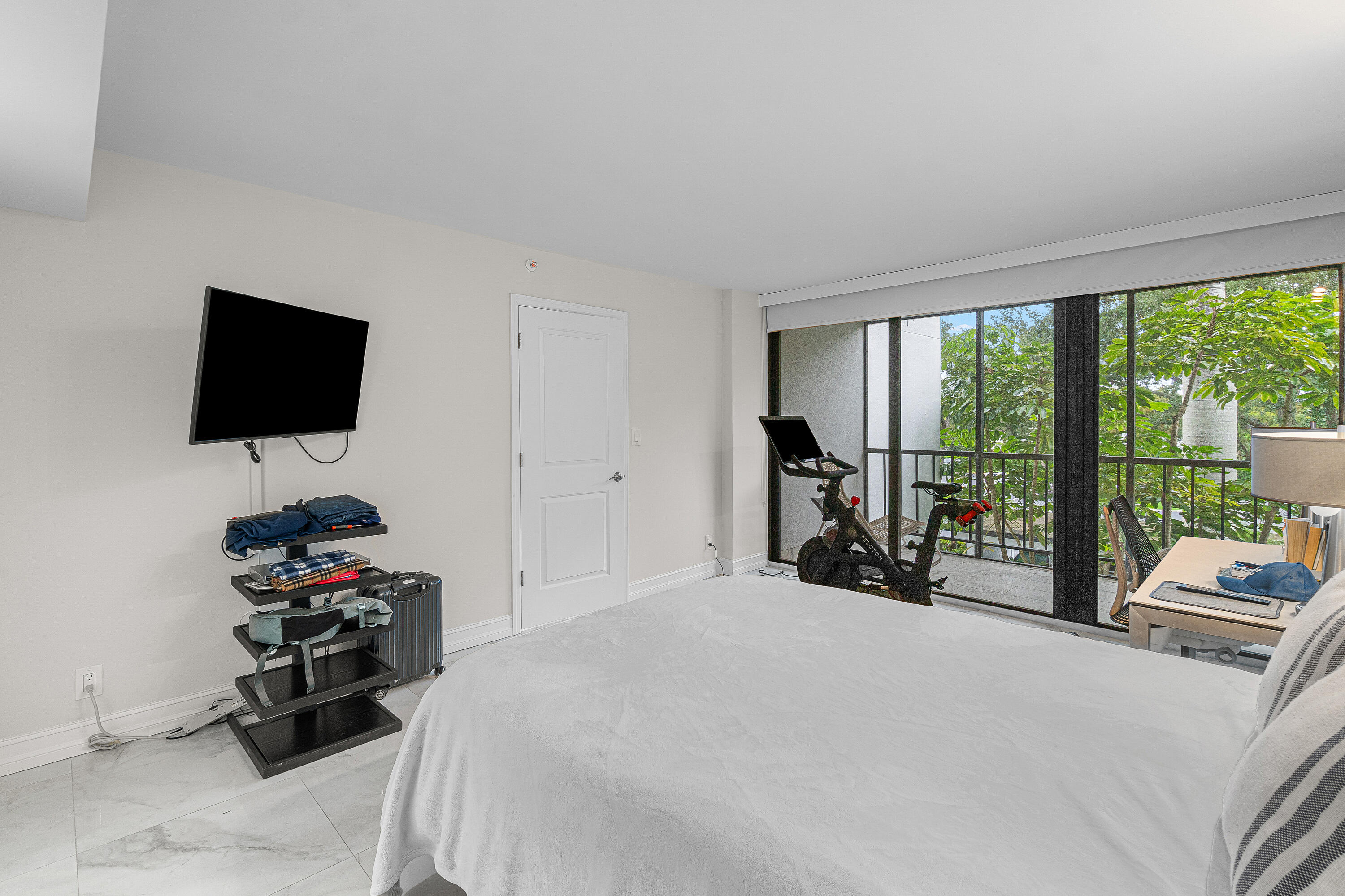 LAKEWOOD MIDRISE CONDO - Residential