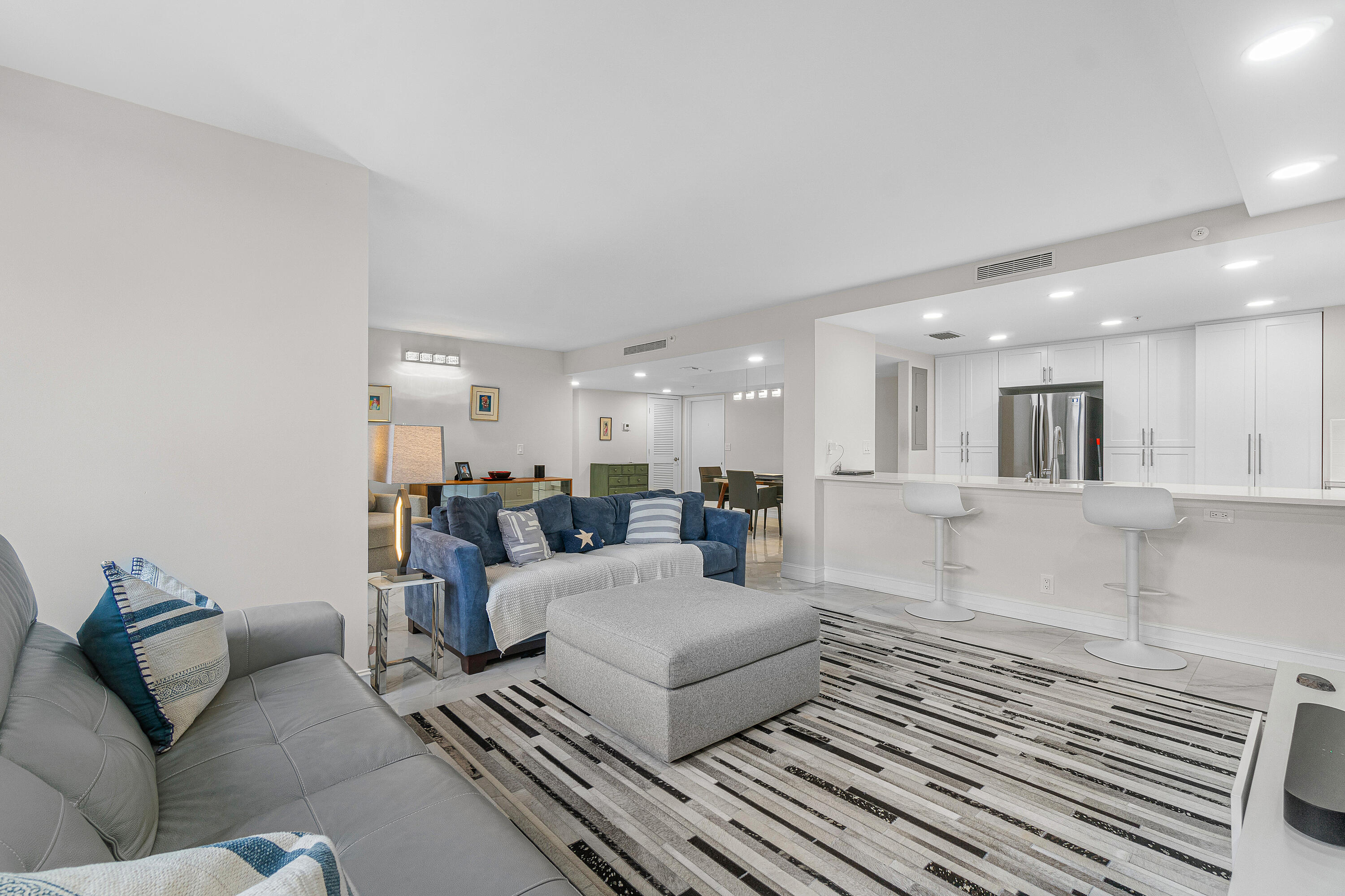 LAKEWOOD MIDRISE CONDO - Residential