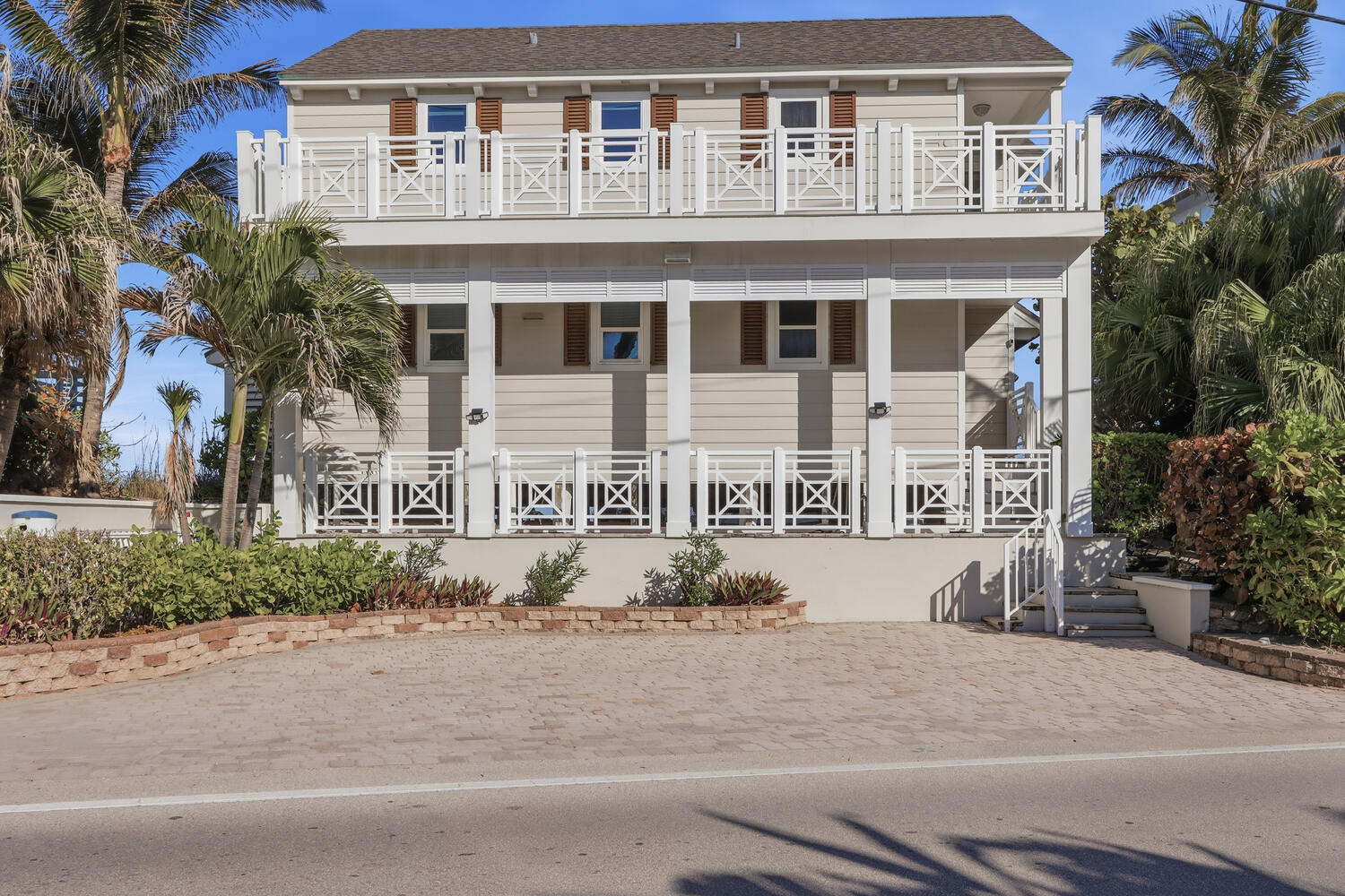 YACHT CLUB BEACH - Residential