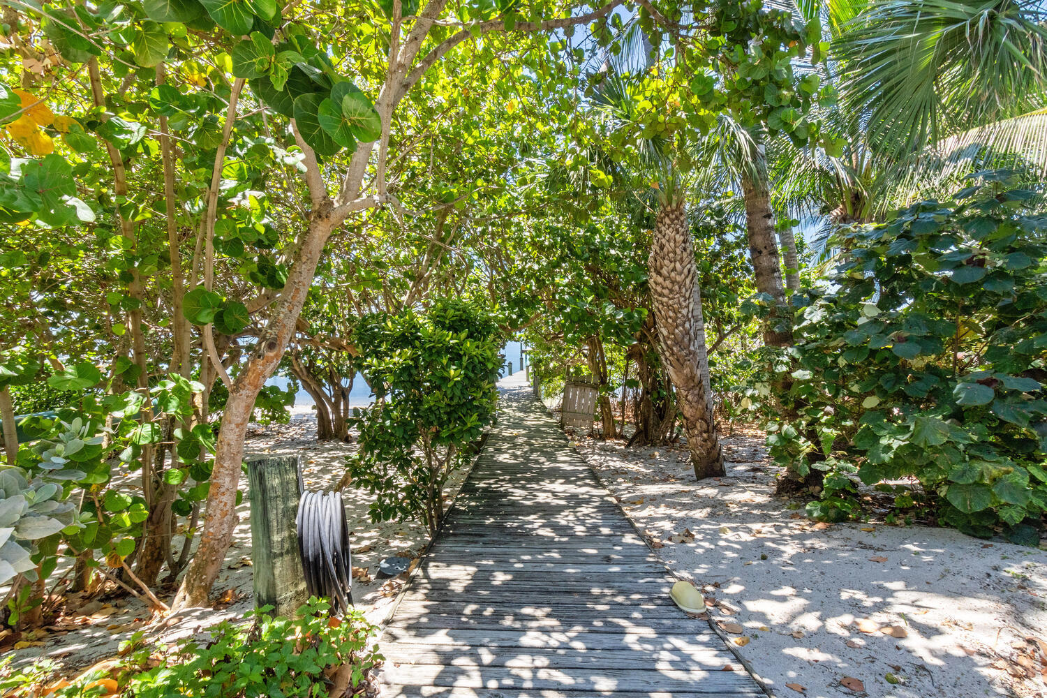 YACHT CLUB BEACH - Residential