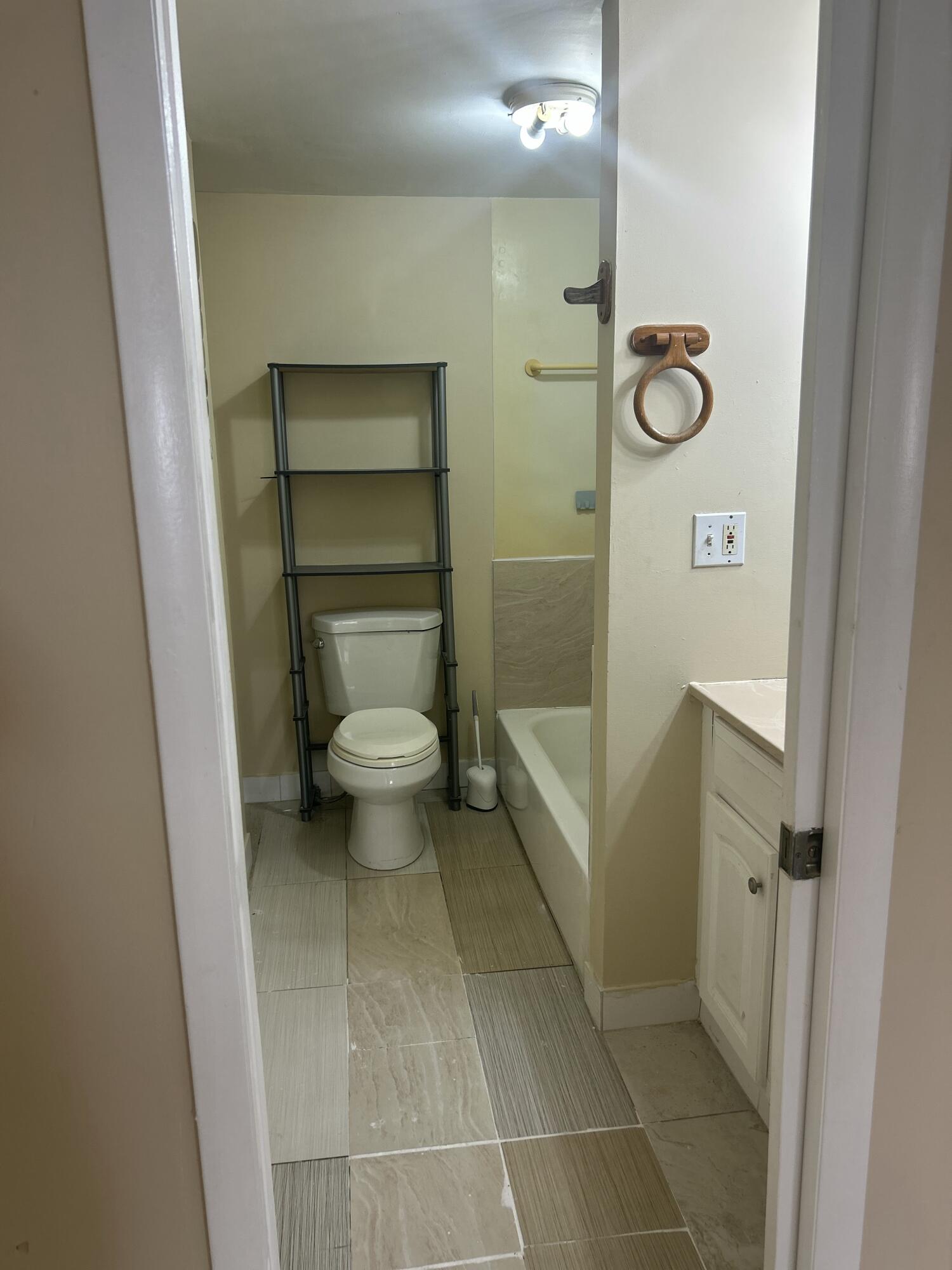 WATERGATE MOBILE HOME - Residential Lease