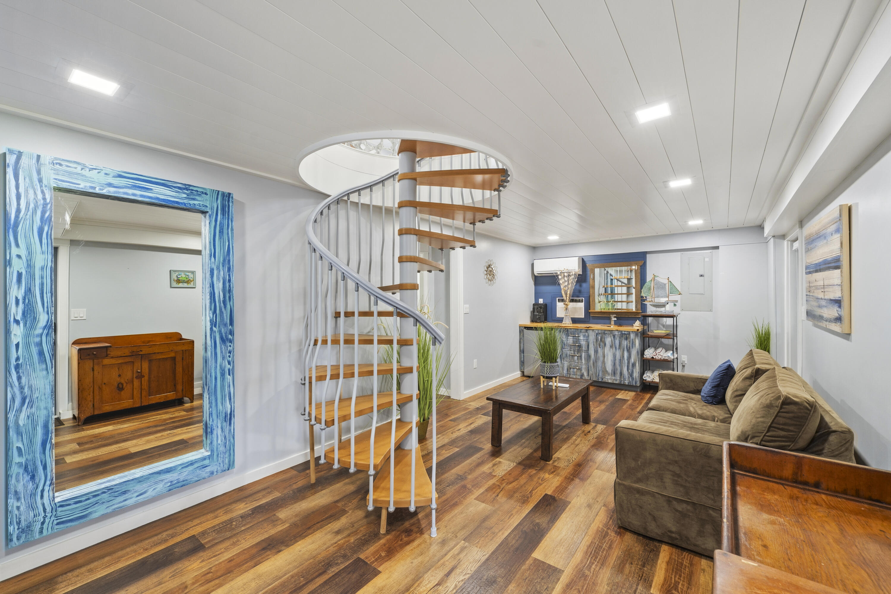 PALM BEACH COUNTRY ESTATES - Residential