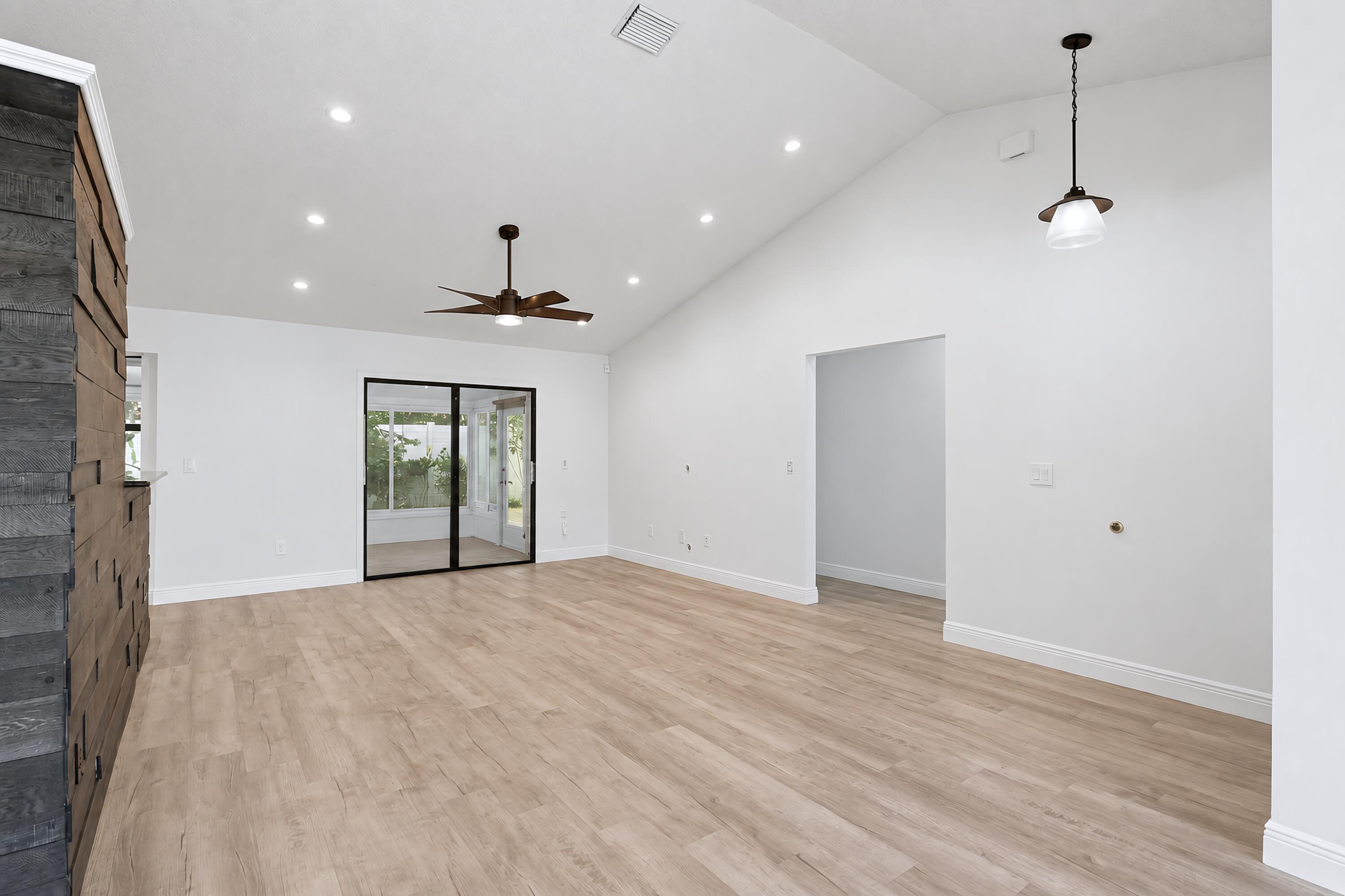 HUNTINGTON WOODS - Residential