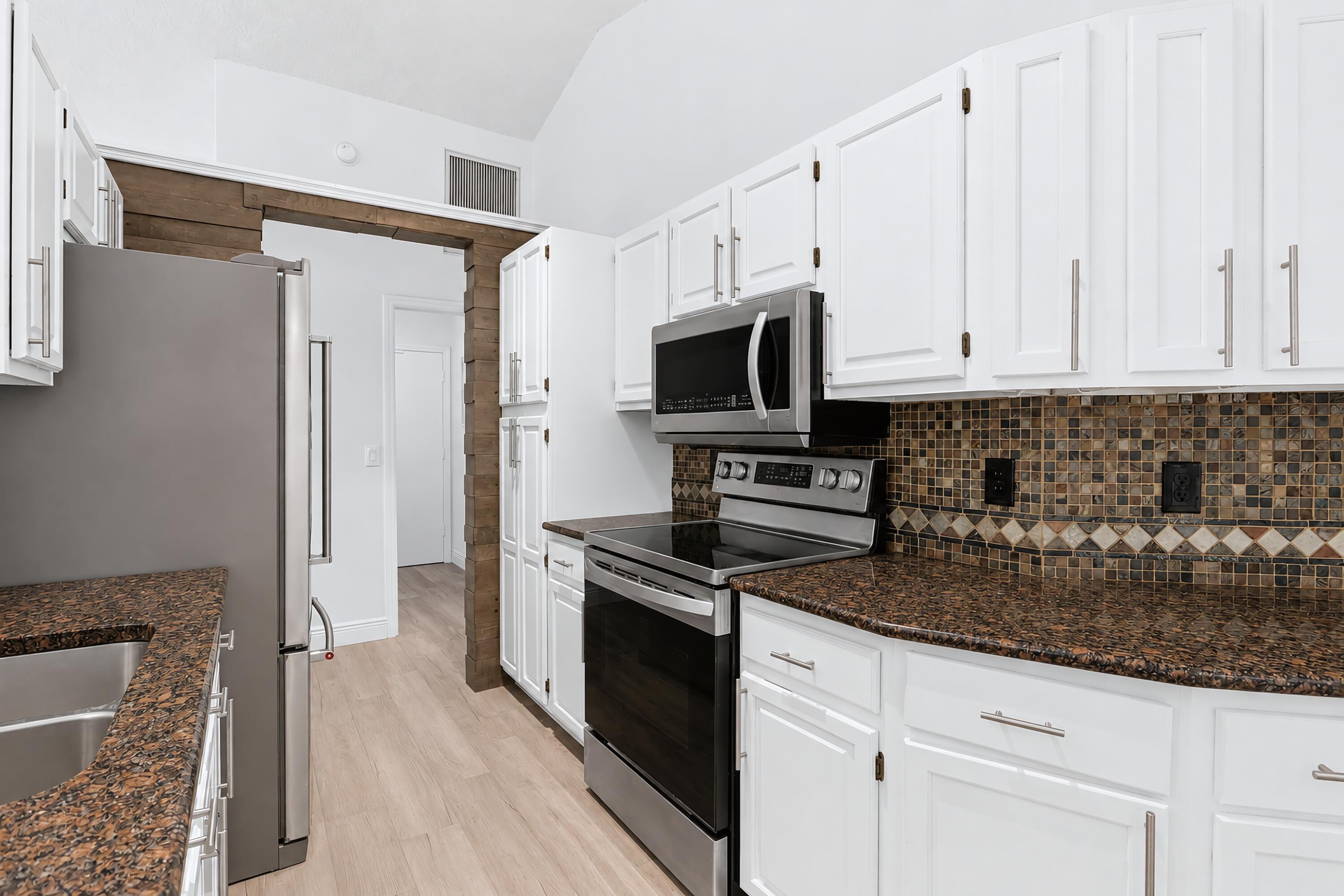 HUNTINGTON WOODS - Residential