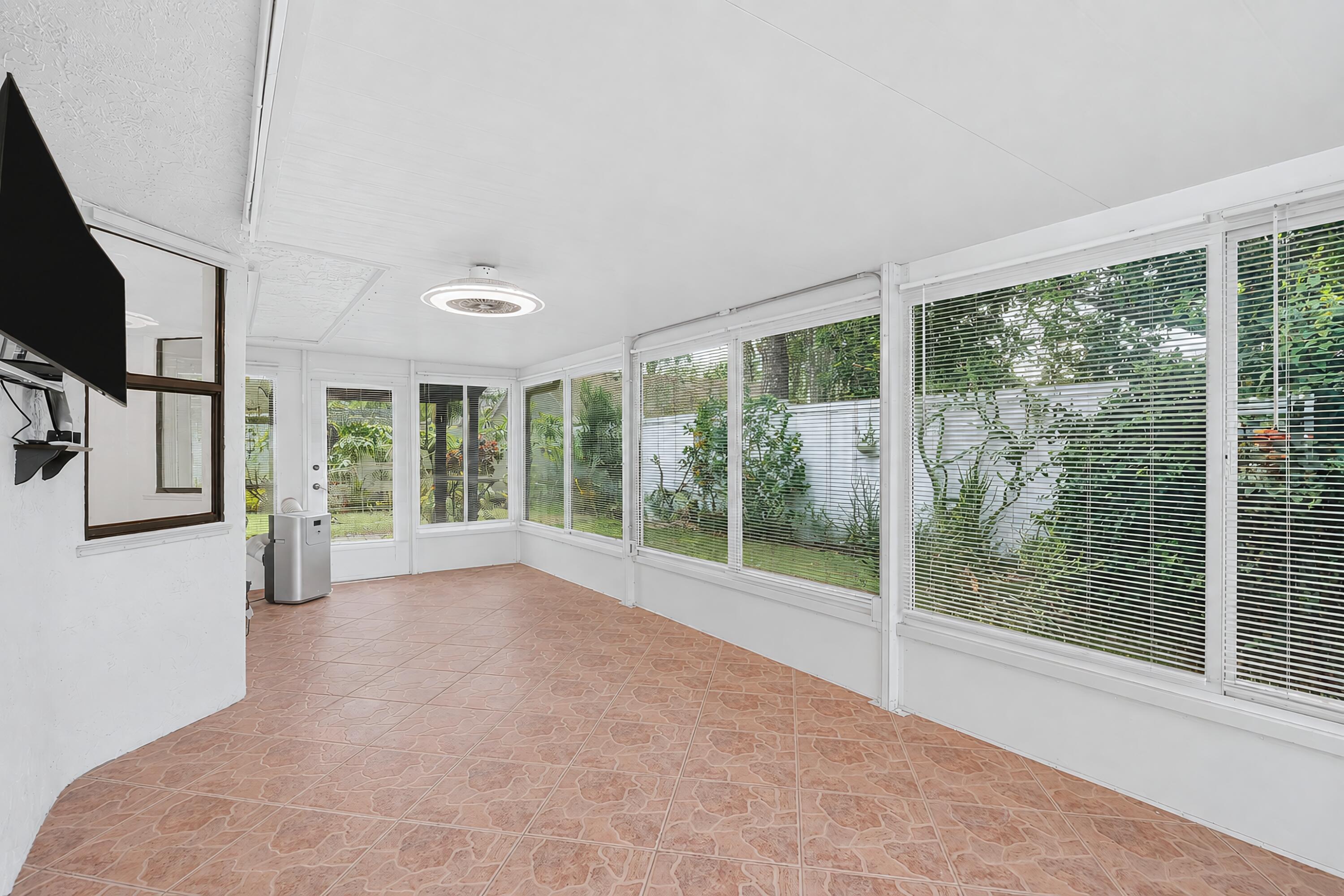 HUNTINGTON WOODS - Residential