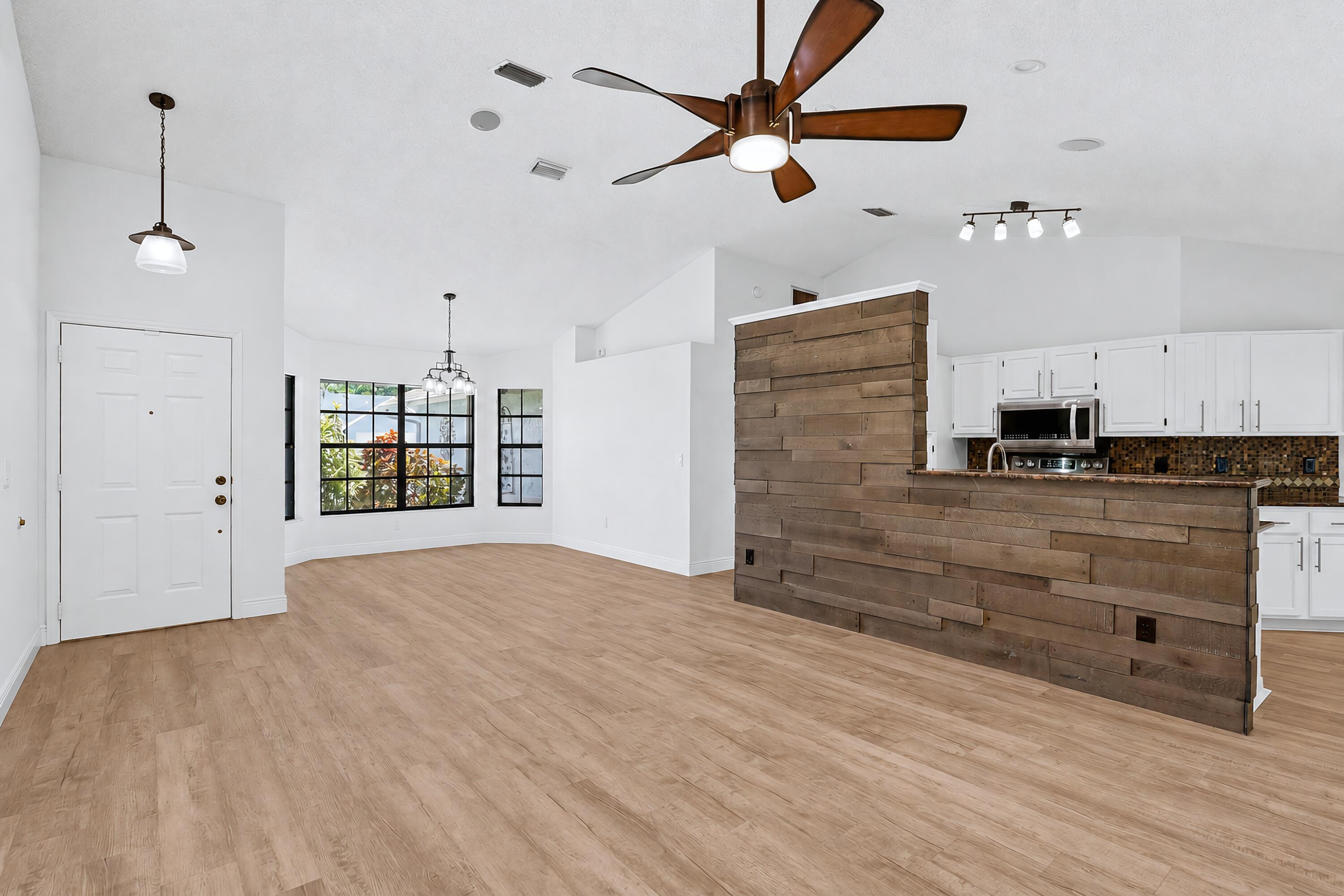 HUNTINGTON WOODS - Residential