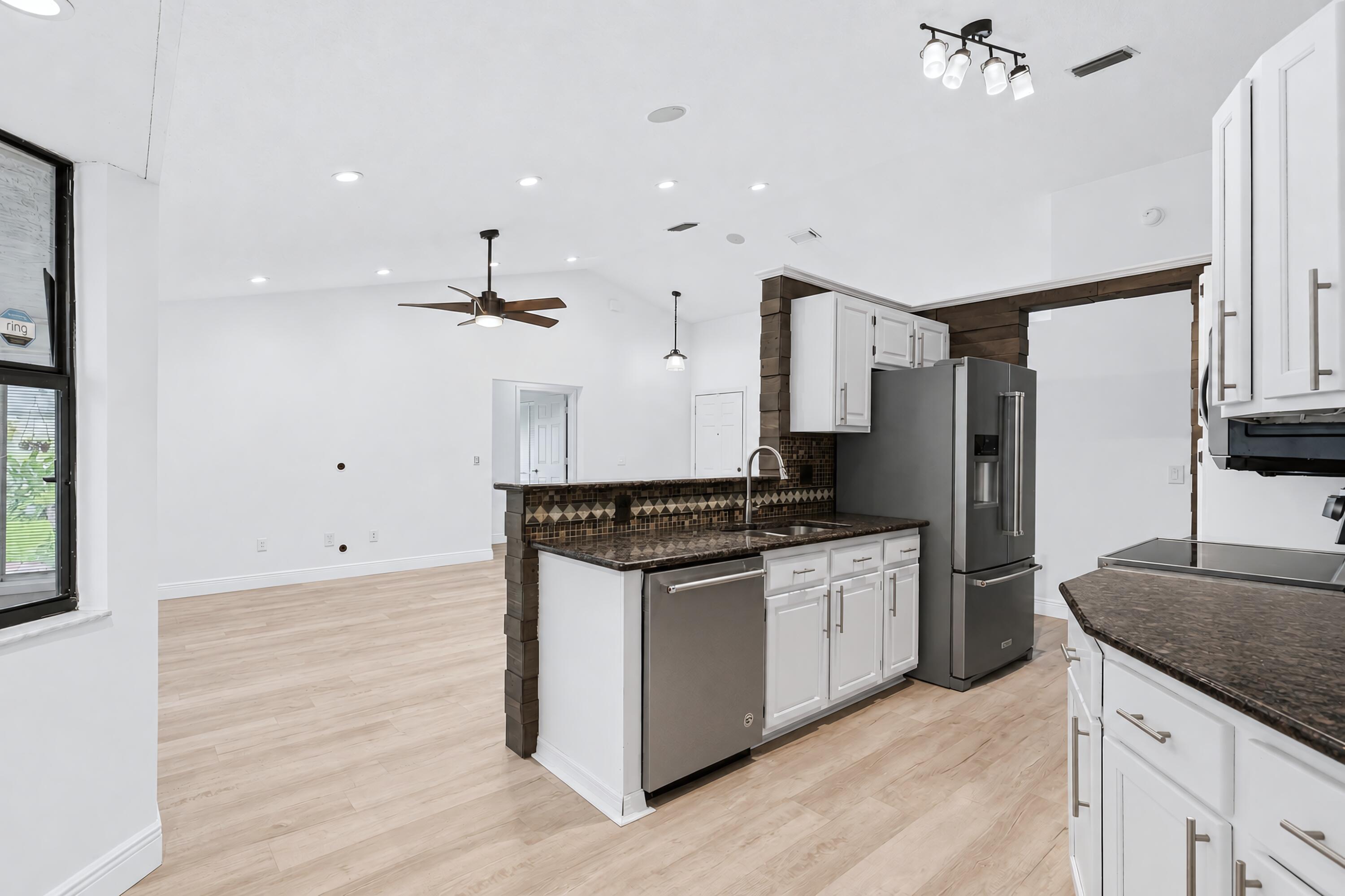 HUNTINGTON WOODS - Residential