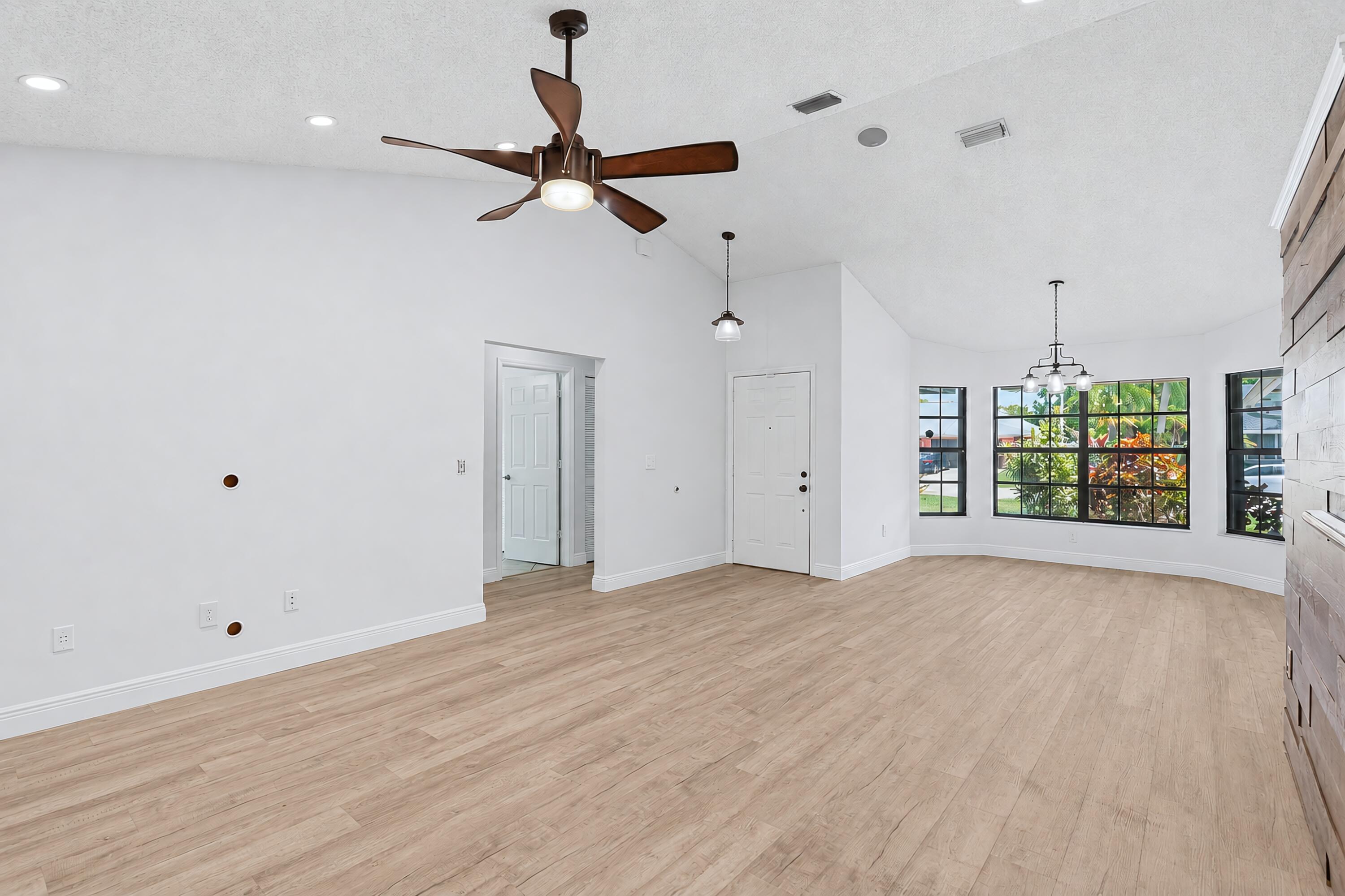 HUNTINGTON WOODS - Residential