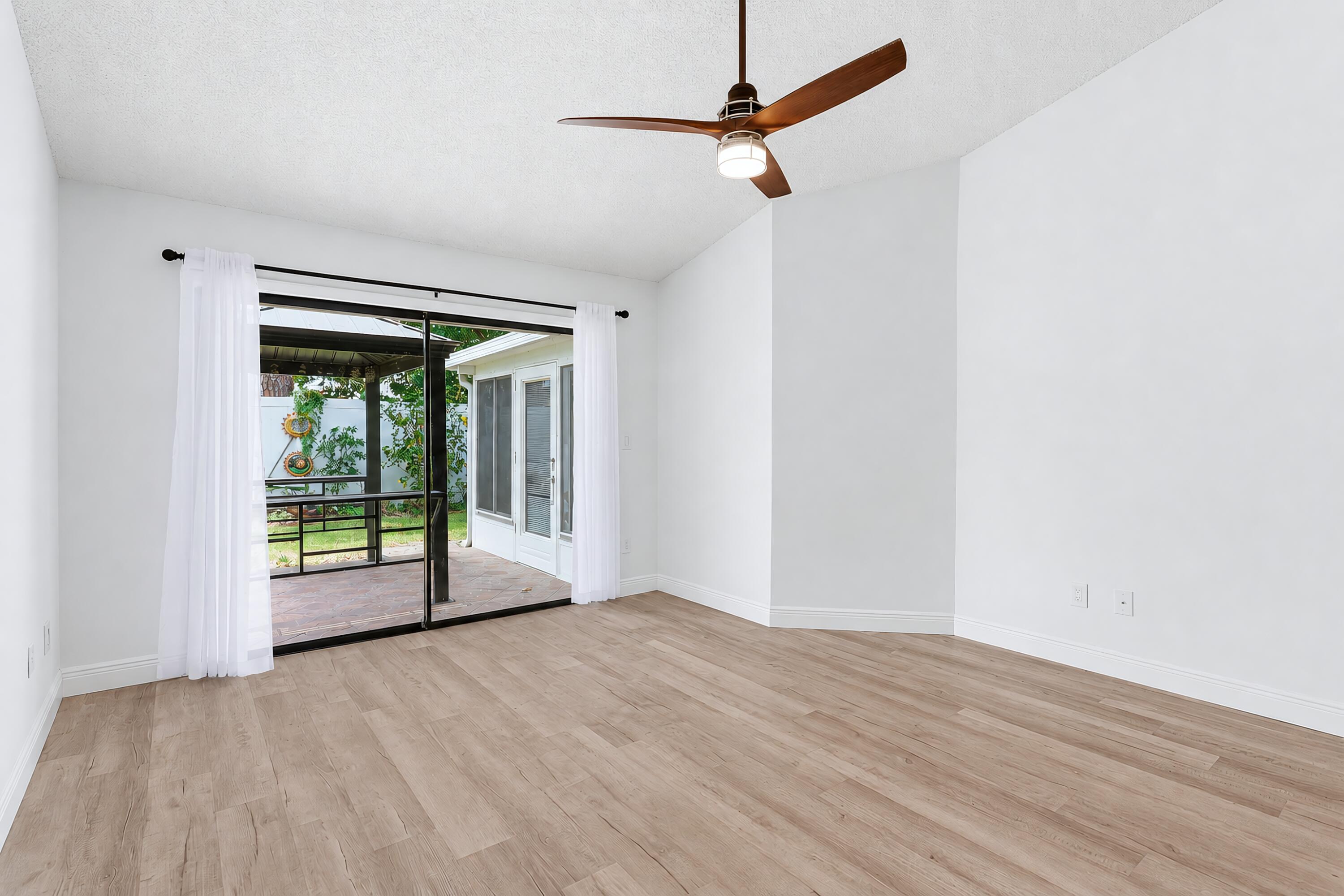 HUNTINGTON WOODS - Residential