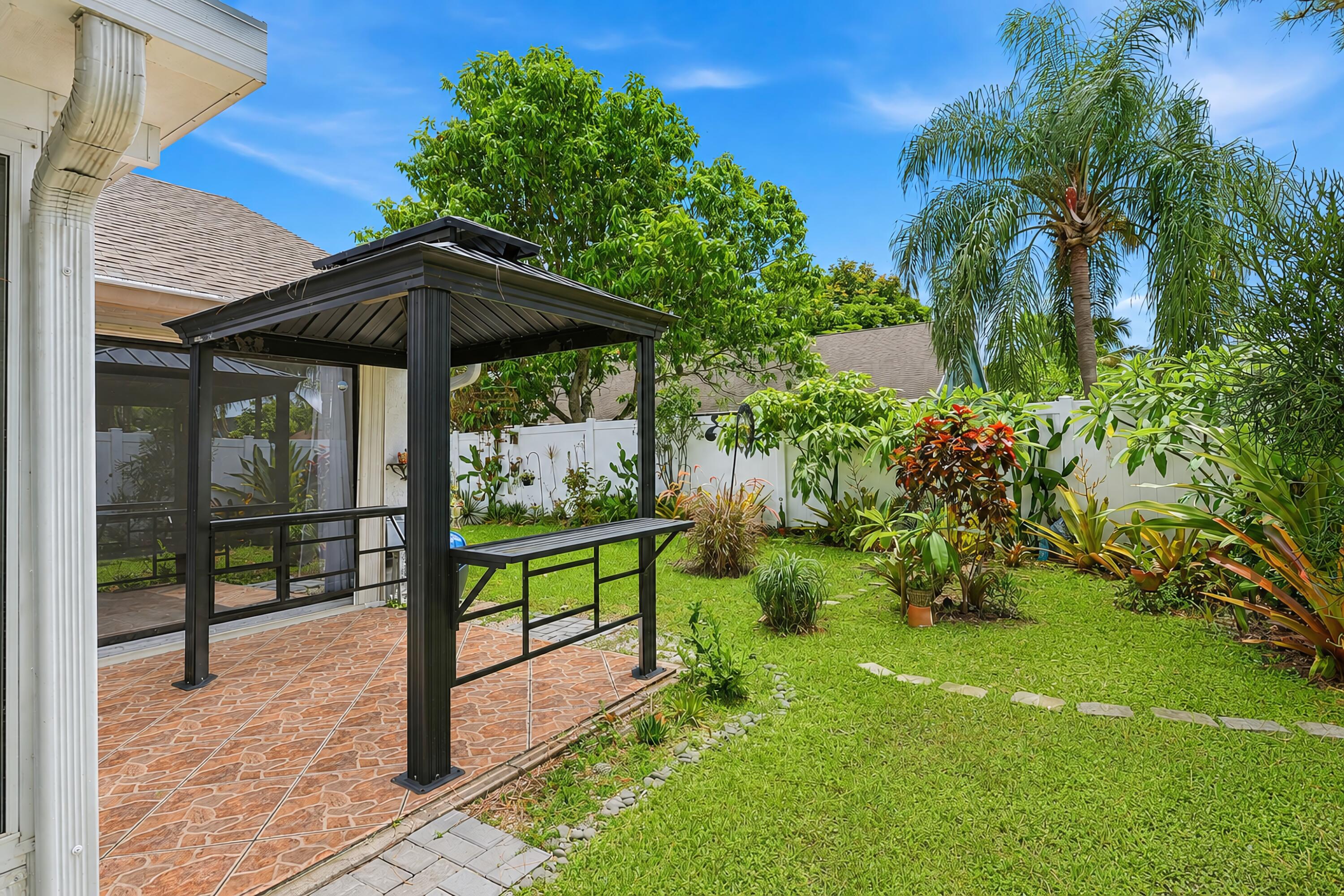 HUNTINGTON WOODS - Residential