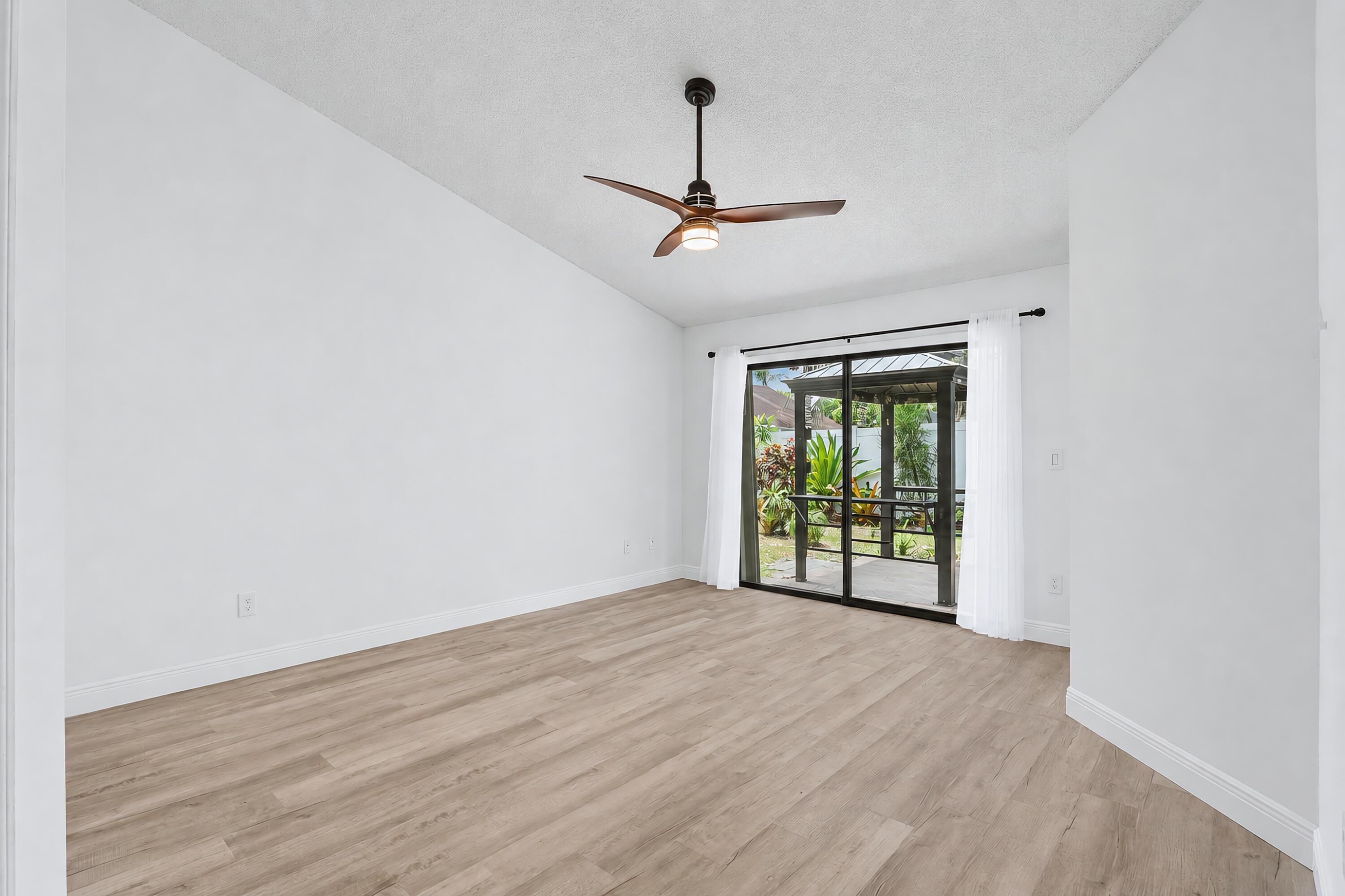 HUNTINGTON WOODS - Residential