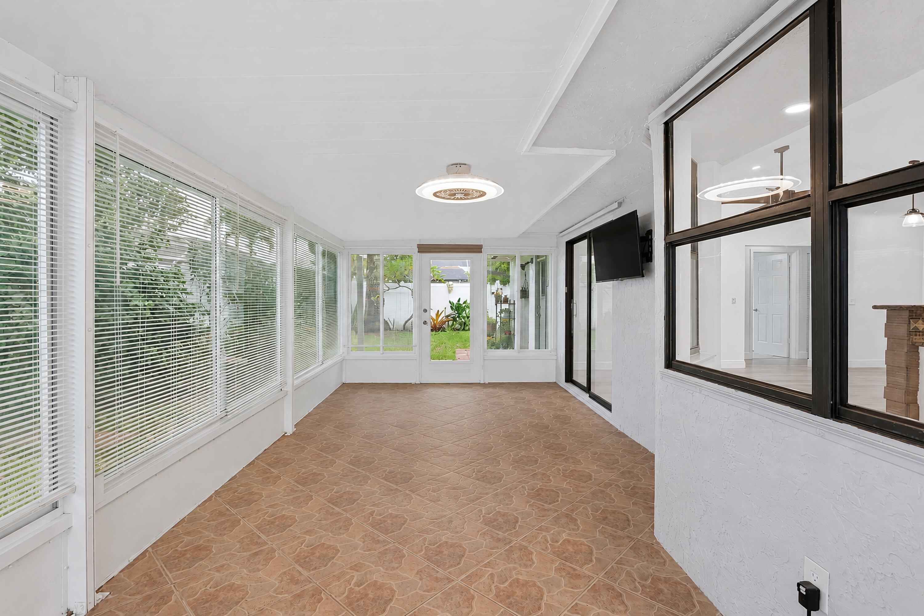 HUNTINGTON WOODS - Residential