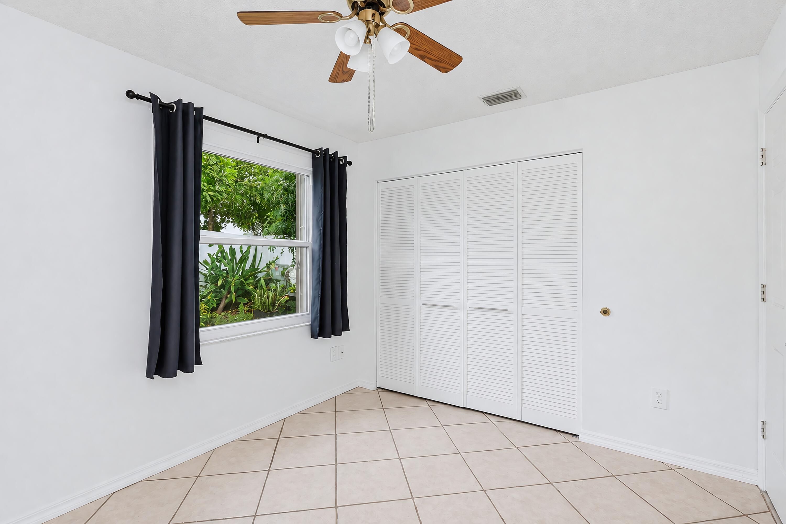 HUNTINGTON WOODS - Residential