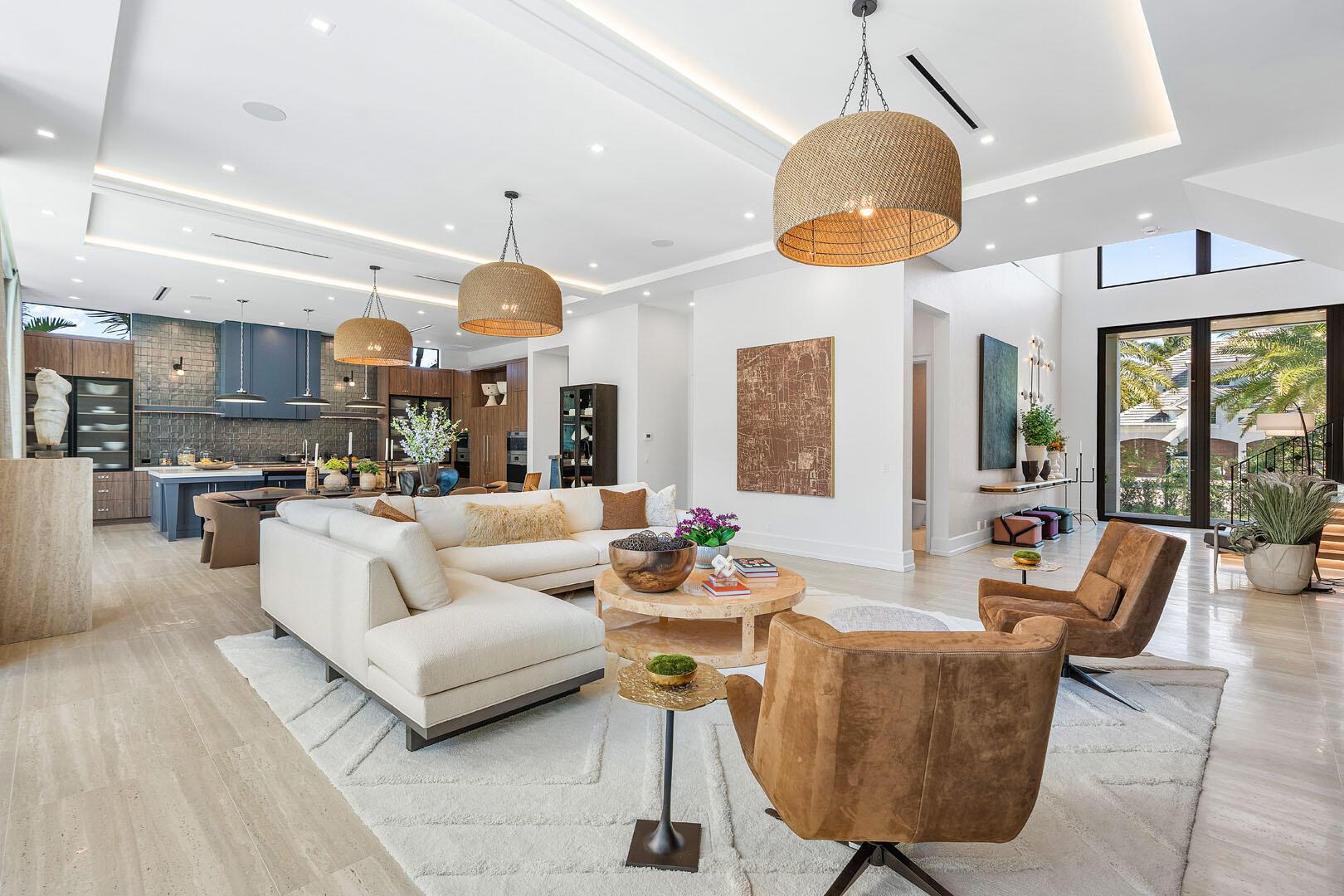 ROYAL PALM YACHT & COUNTRY CLUB - Residential