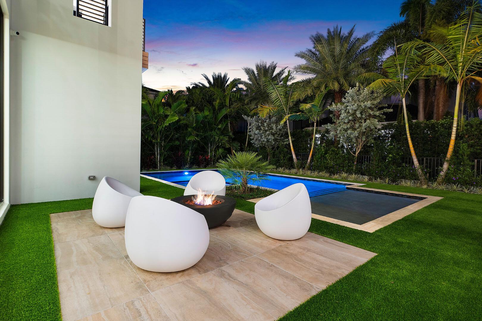 ROYAL PALM YACHT & COUNTRY CLUB - Residential