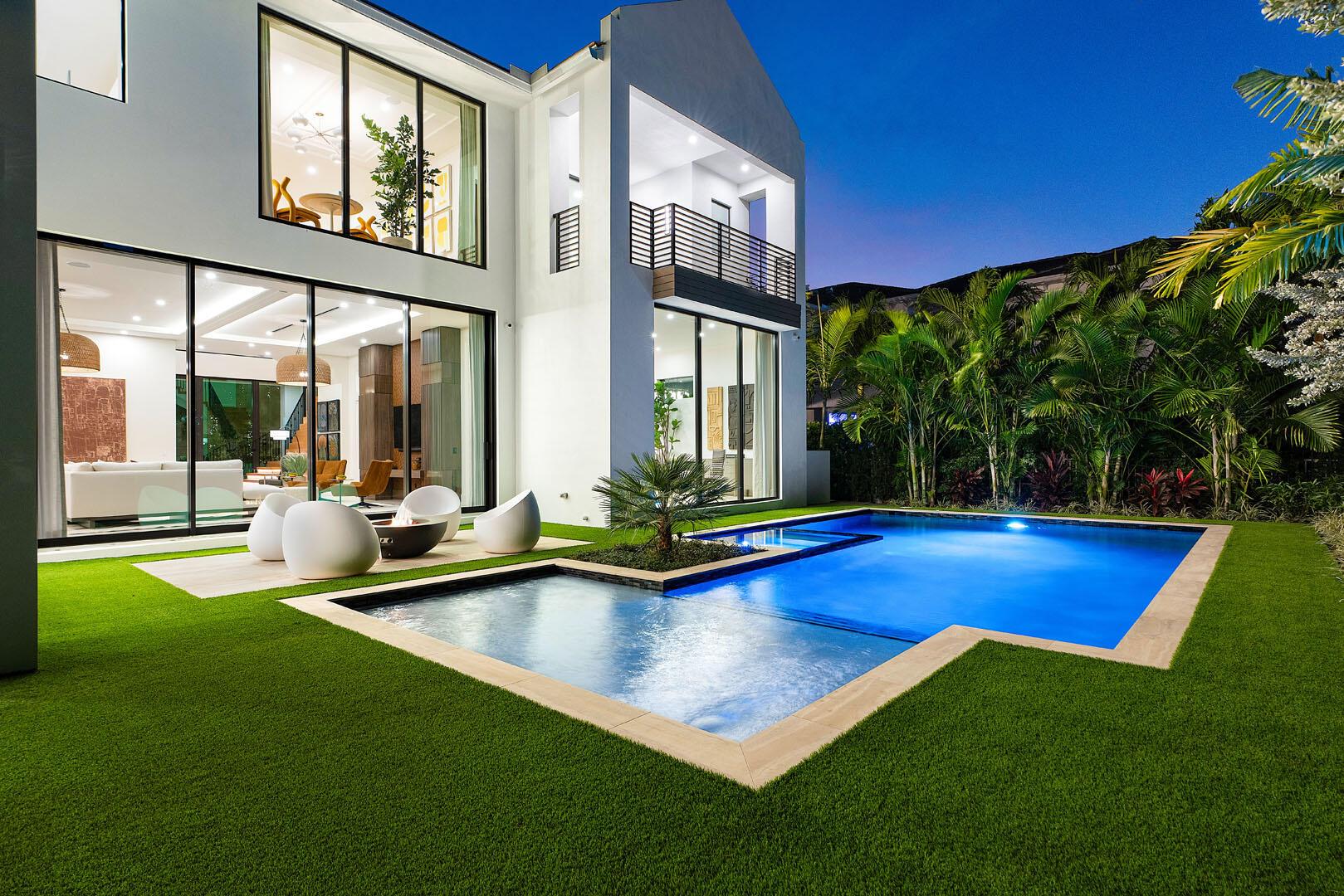 ROYAL PALM YACHT & COUNTRY CLUB - Residential