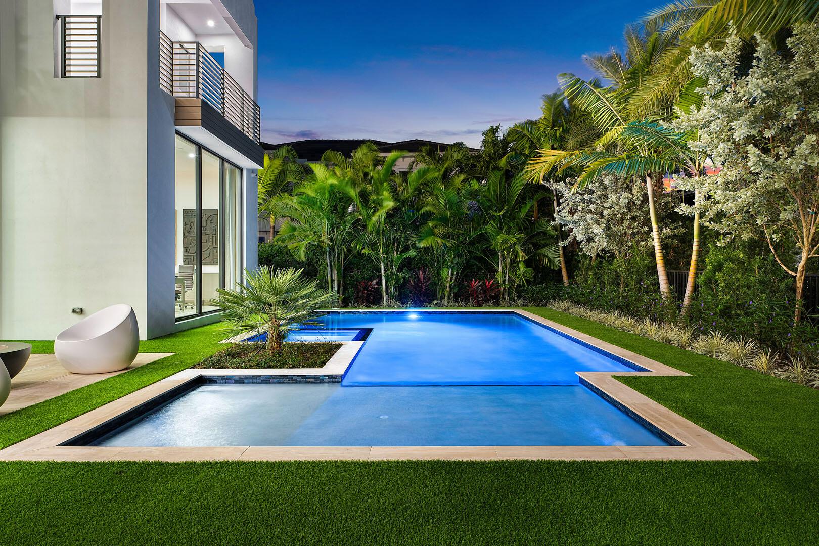 ROYAL PALM YACHT & COUNTRY CLUB - Residential