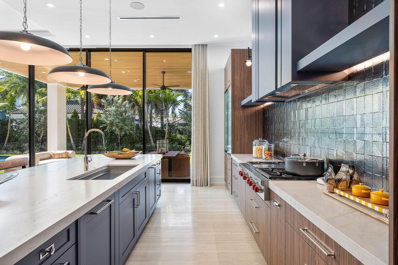 ROYAL PALM YACHT & COUNTRY CLUB - Residential