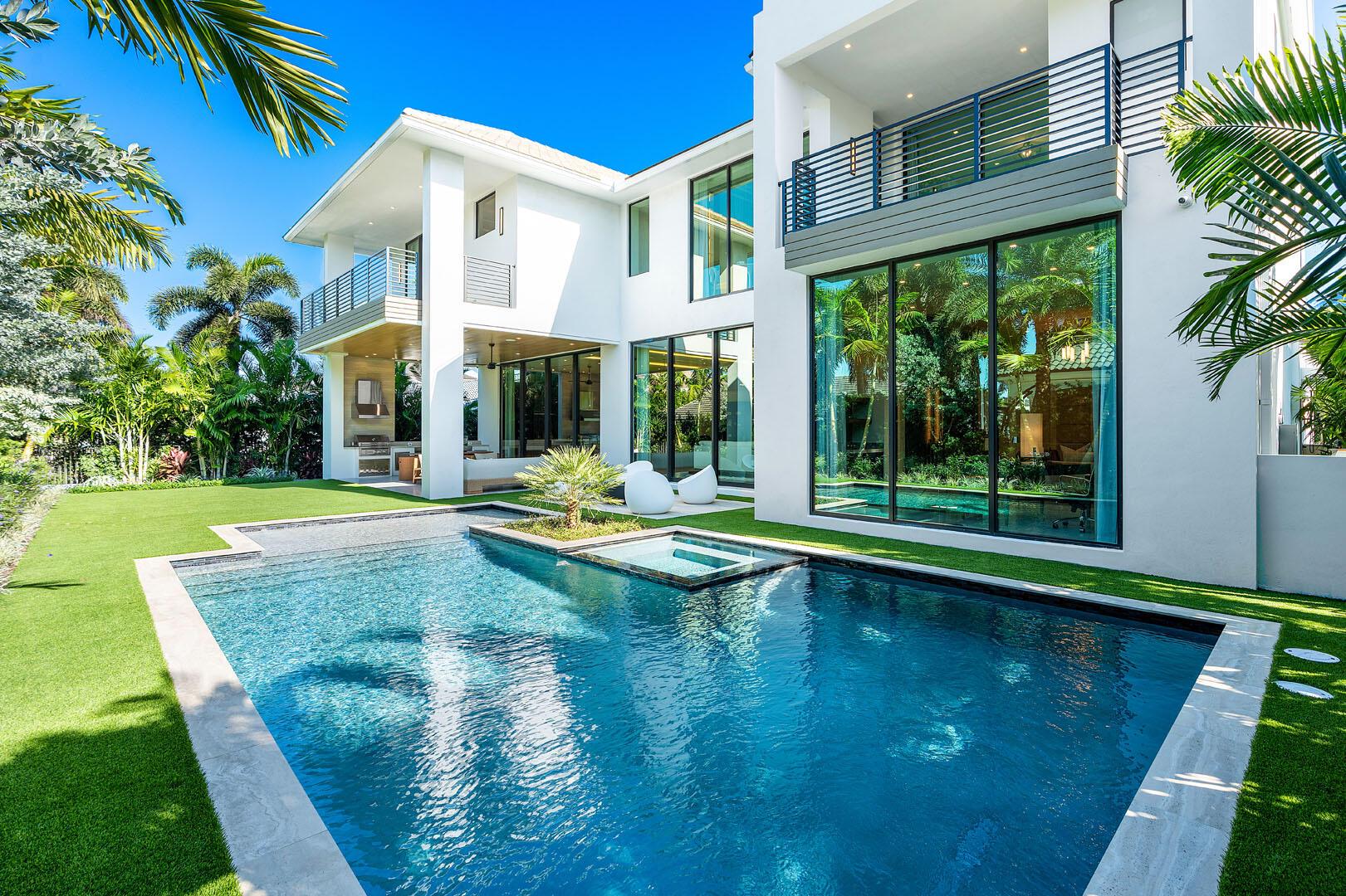 ROYAL PALM YACHT & COUNTRY CLUB - Residential