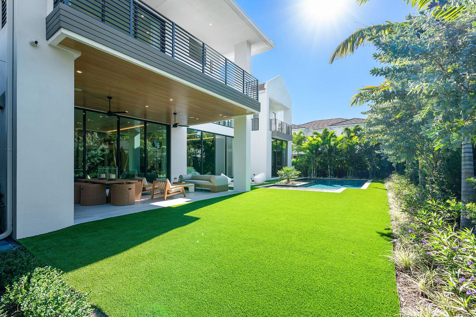 ROYAL PALM YACHT & COUNTRY CLUB - Residential