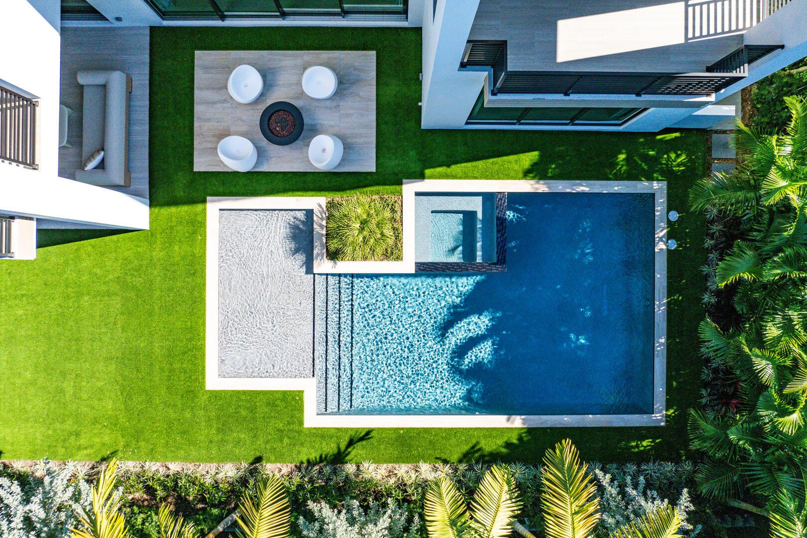 ROYAL PALM YACHT & COUNTRY CLUB - Residential
