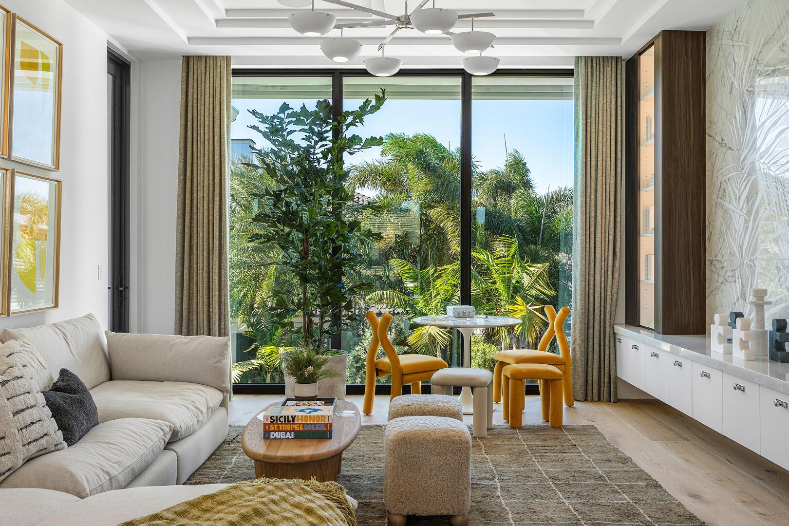 ROYAL PALM YACHT & COUNTRY CLUB - Residential