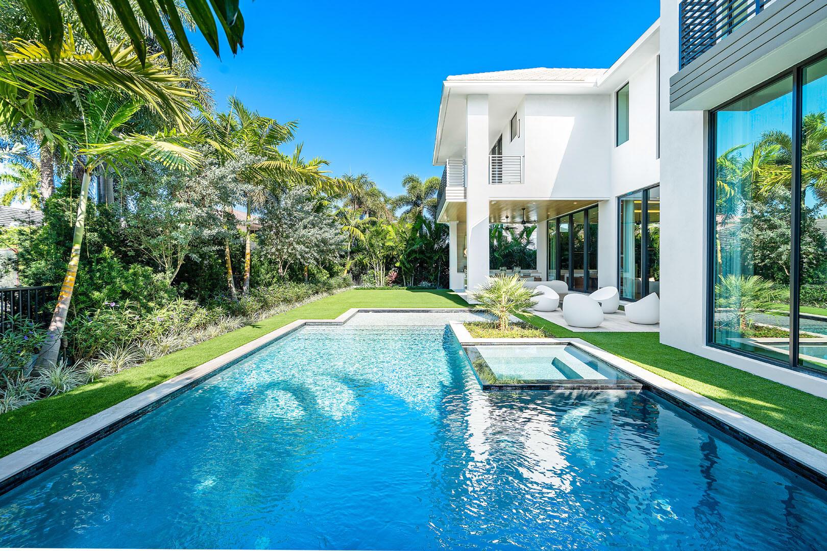 ROYAL PALM YACHT & COUNTRY CLUB - Residential