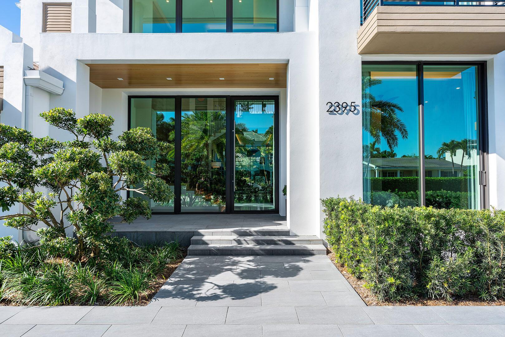 ROYAL PALM YACHT & COUNTRY CLUB - Residential