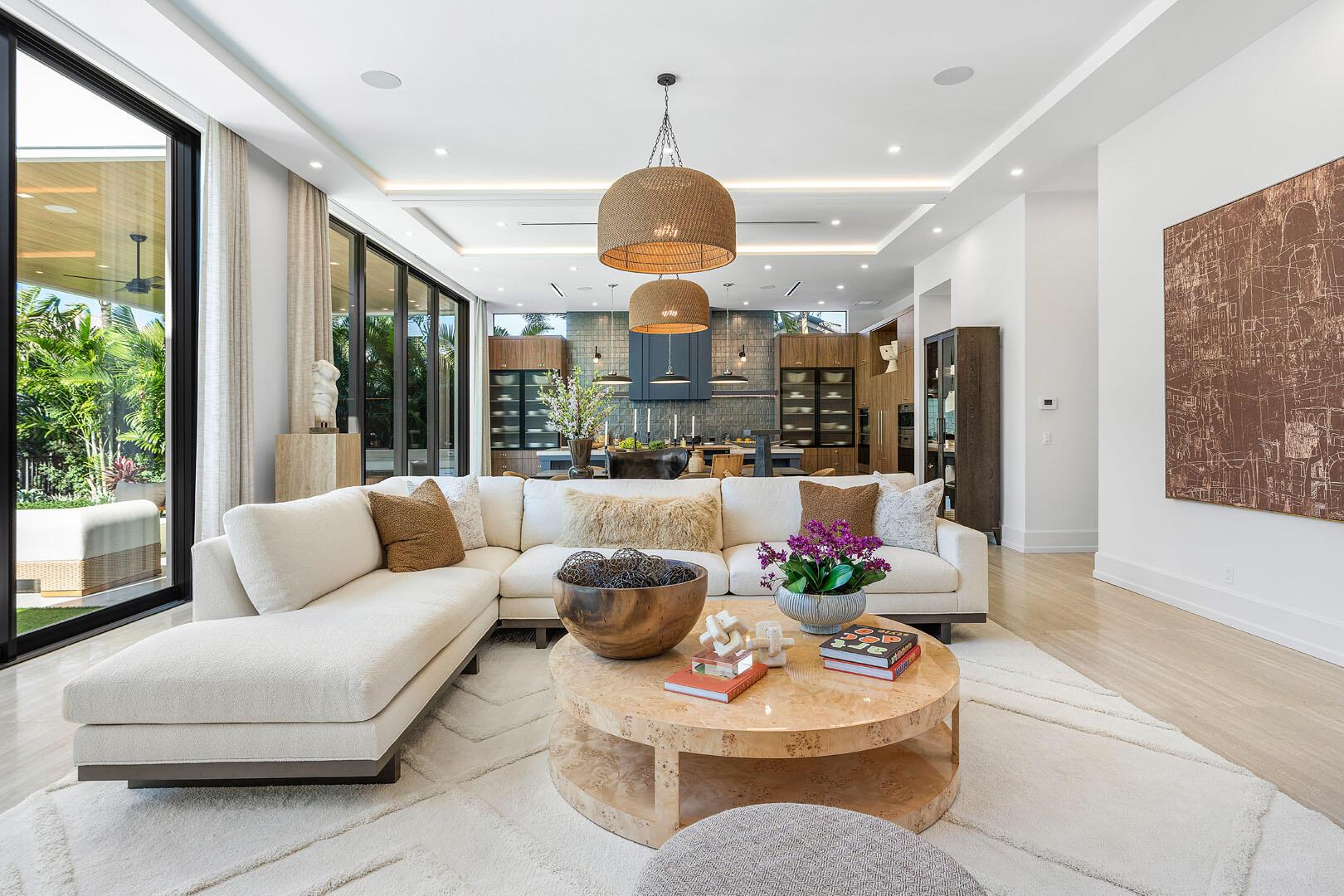 ROYAL PALM YACHT & COUNTRY CLUB - Residential