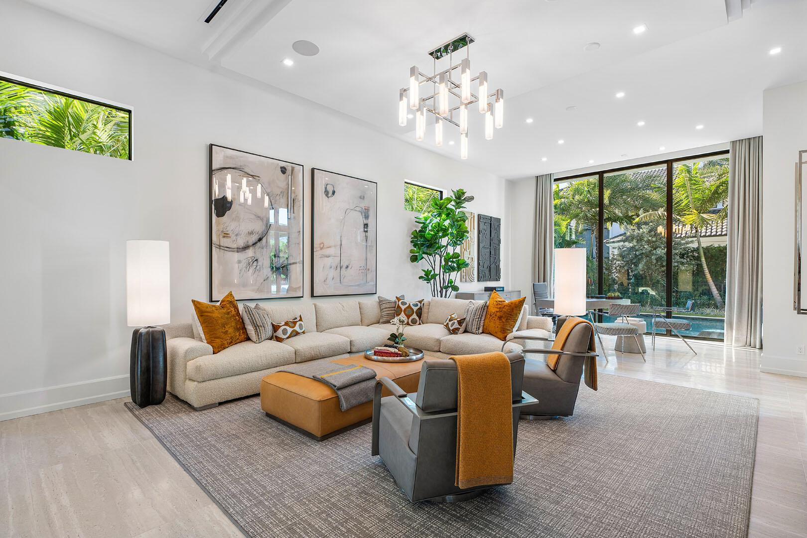 ROYAL PALM YACHT & COUNTRY CLUB - Residential
