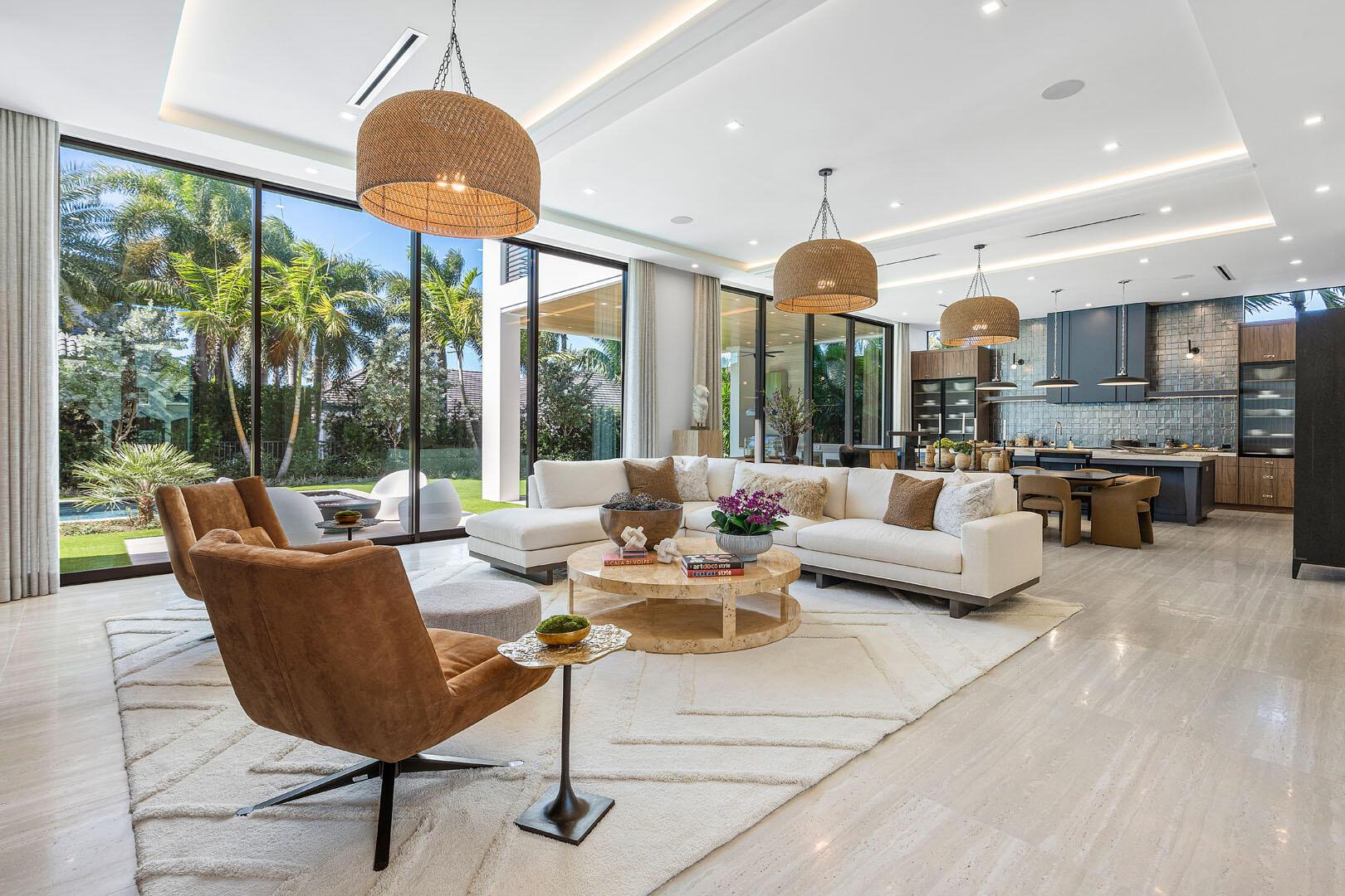 ROYAL PALM YACHT & COUNTRY CLUB - Residential