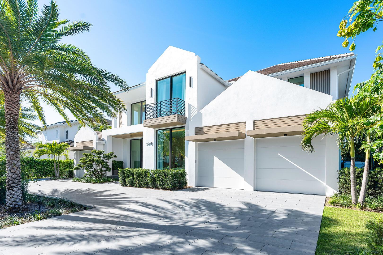 ROYAL PALM YACHT & COUNTRY CLUB - Residential
