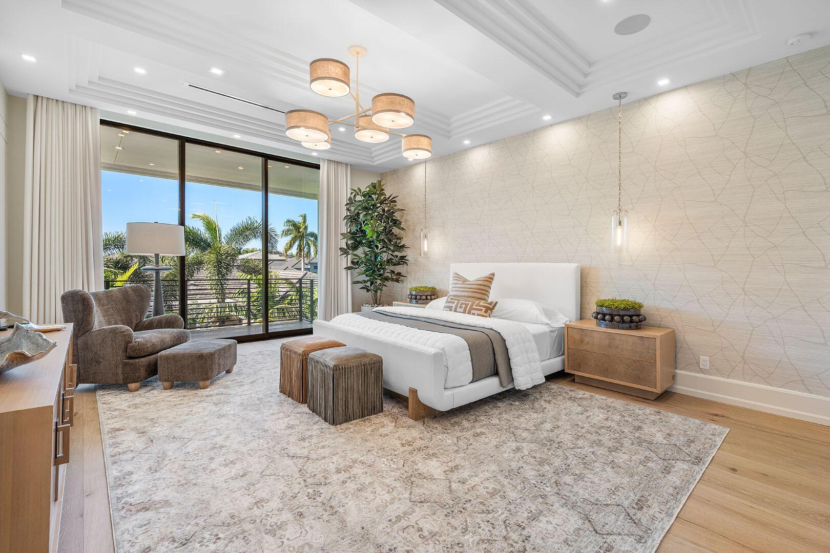 ROYAL PALM YACHT & COUNTRY CLUB - Residential